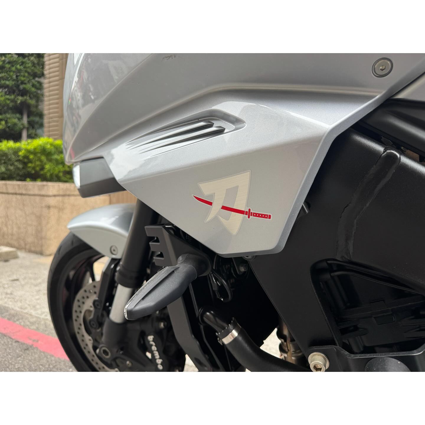 Skynet Aoshima 1/12 Suzuki Katana GSX-S1000S – Modello Moto Metallo Argento Mistico Usato - Foto 4