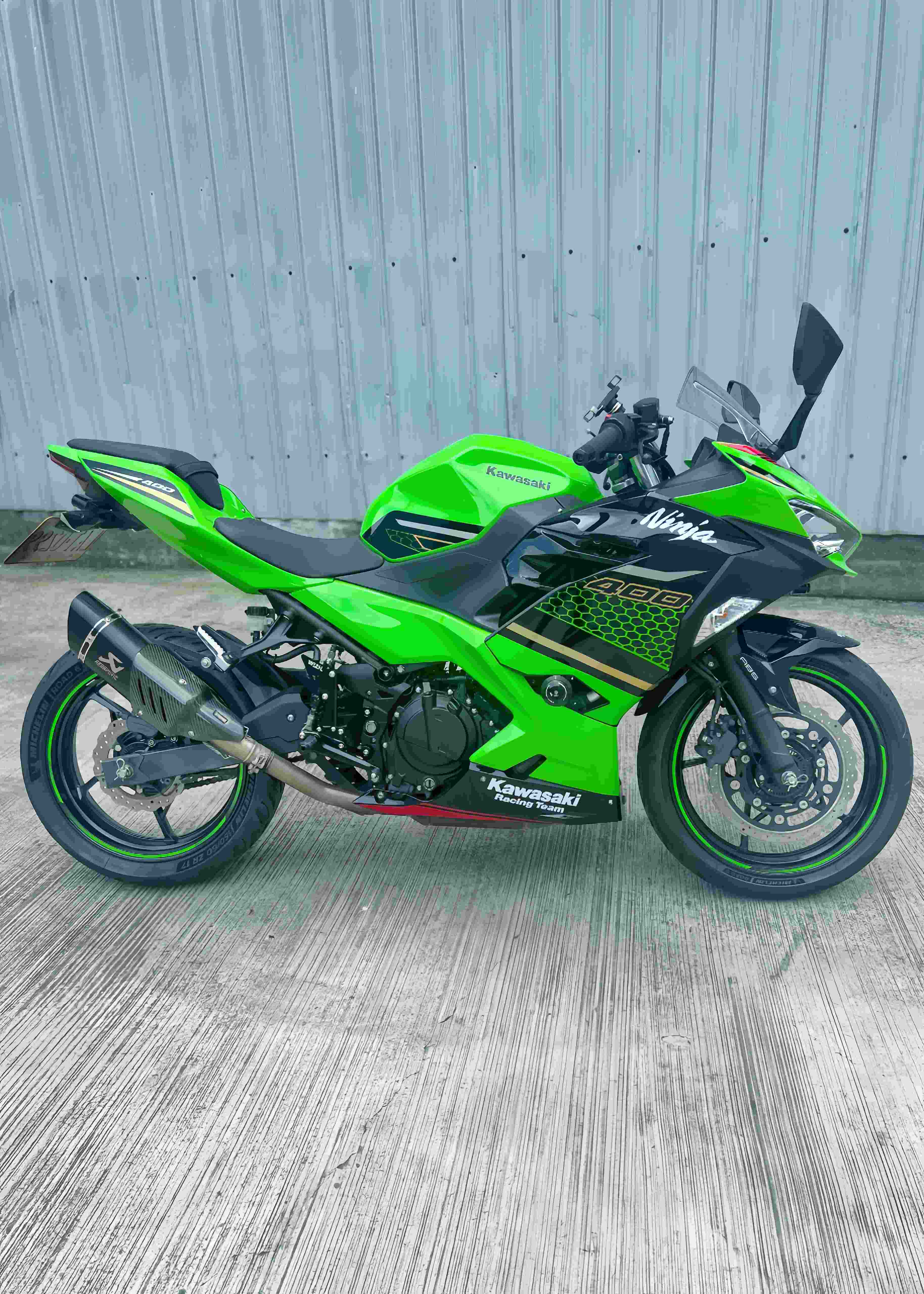 KAWASAKI NINJA400 - 中古/二手車出售中 2020年 NINJA400 仿蠍管 腳踏後移 超多改裝 | 阿宏大型重機買賣