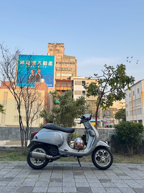 VESPA Vespa LX125 4T - 中古/二手車出售中 良好保養，電鍍外殼，路上最吸睛 | 個人自售