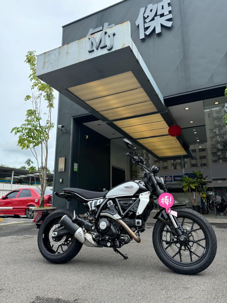 DUCATI SCRAMBLER ICON新車出售中 《 康妮賀交車 》恭喜大哥！成功入主正義大利車款  Ducati Scrambler ICON | 敏傑車業資深銷售專員 康妮 Connie