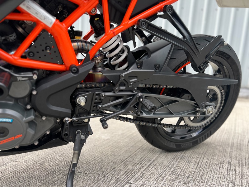 KTM RC390 - 中古/二手車出售中 2020年 RC390 YRFactory中段鈦排氣管、ENLINT腳踏後移(改反打) 多樣改裝 無摔 無事故 阿宏大型重機買賣 | 阿宏大型重機買賣