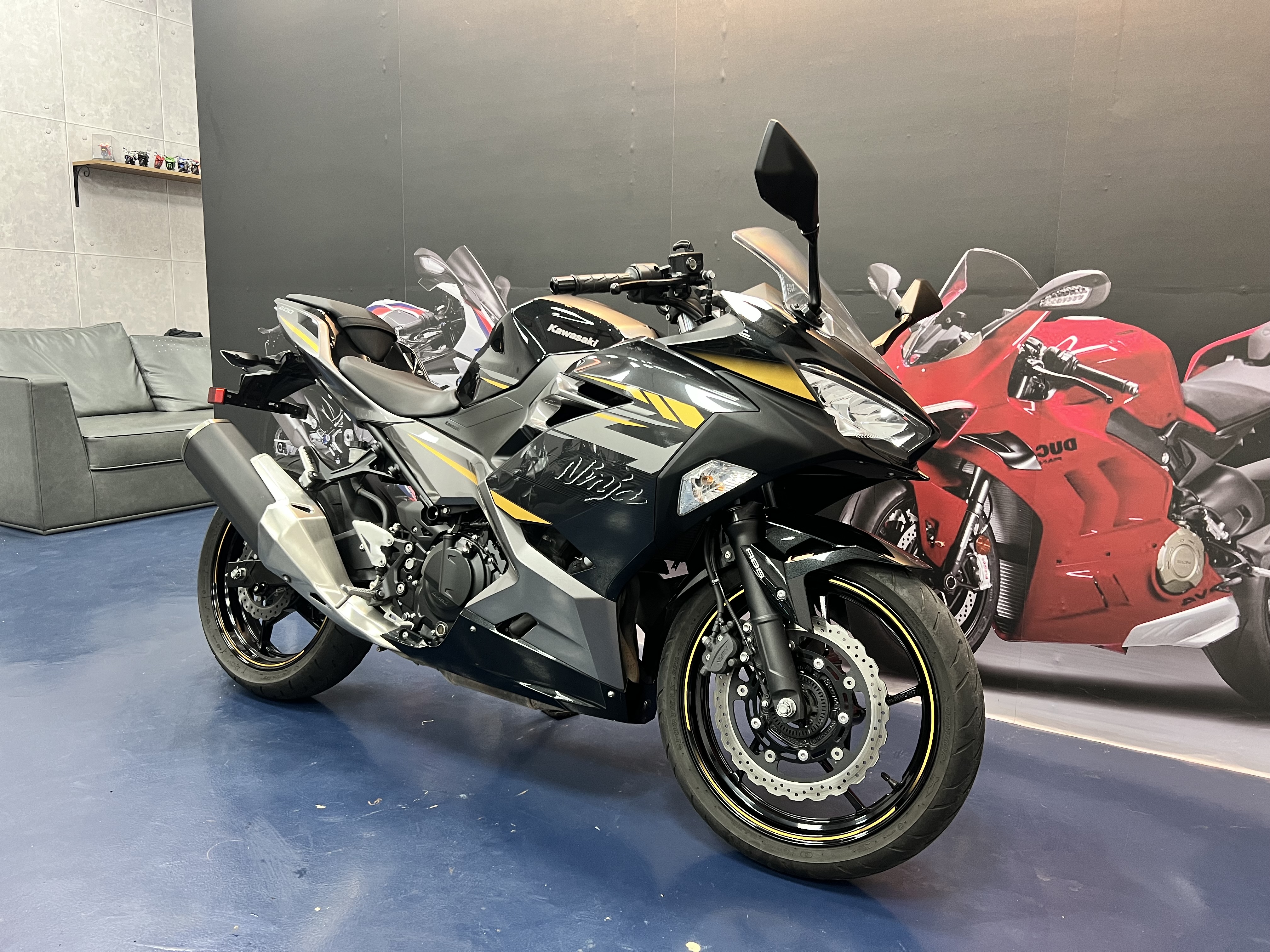 KAWASAKI NINJA400 - 中古/二手車出售中 2021 Kawasaki Ninja400（22式） | 哈斯重機