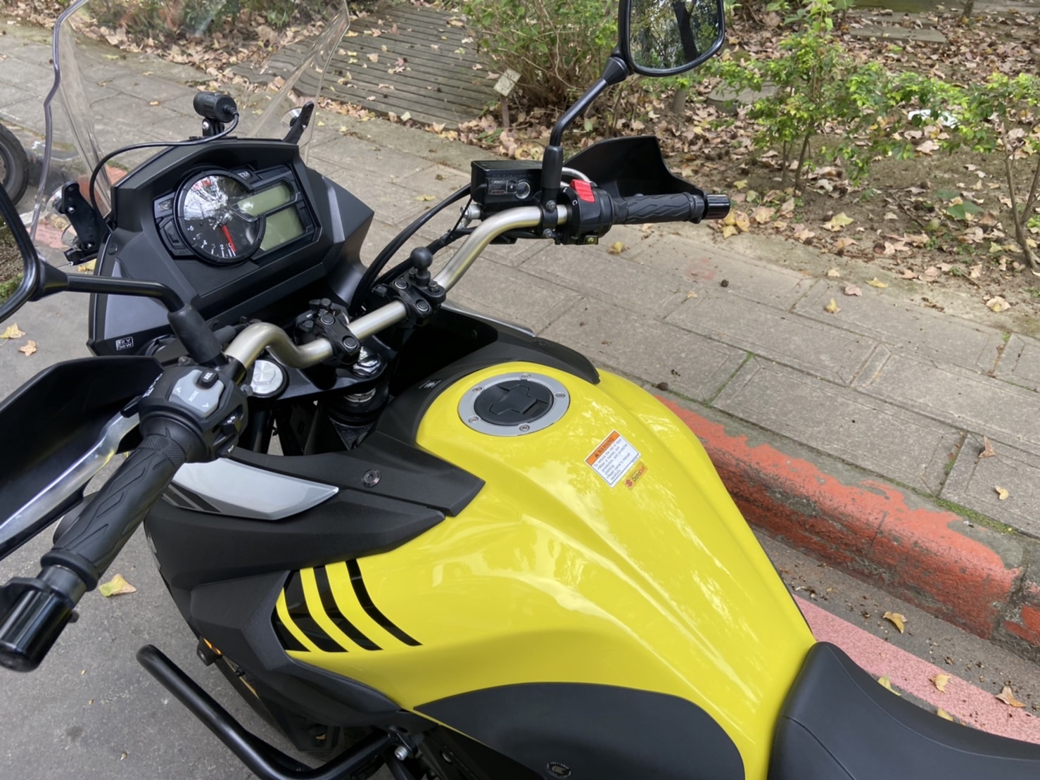 SUZUKI V-STROM 650 (DL650) - 中古/二手車出售中 低里程美車託售.多樣配備升級.無待修立馬可環島.全額銀帶免保人 | 立帆國際重機代銷中心