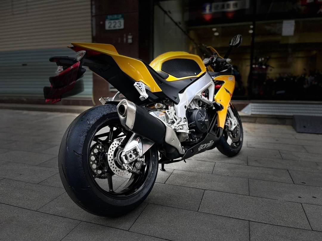 APRILIA RSV4 - 中古/二手車出售中 超多改裝 原廠殼 里程保證 | 小資族二手重機買賣