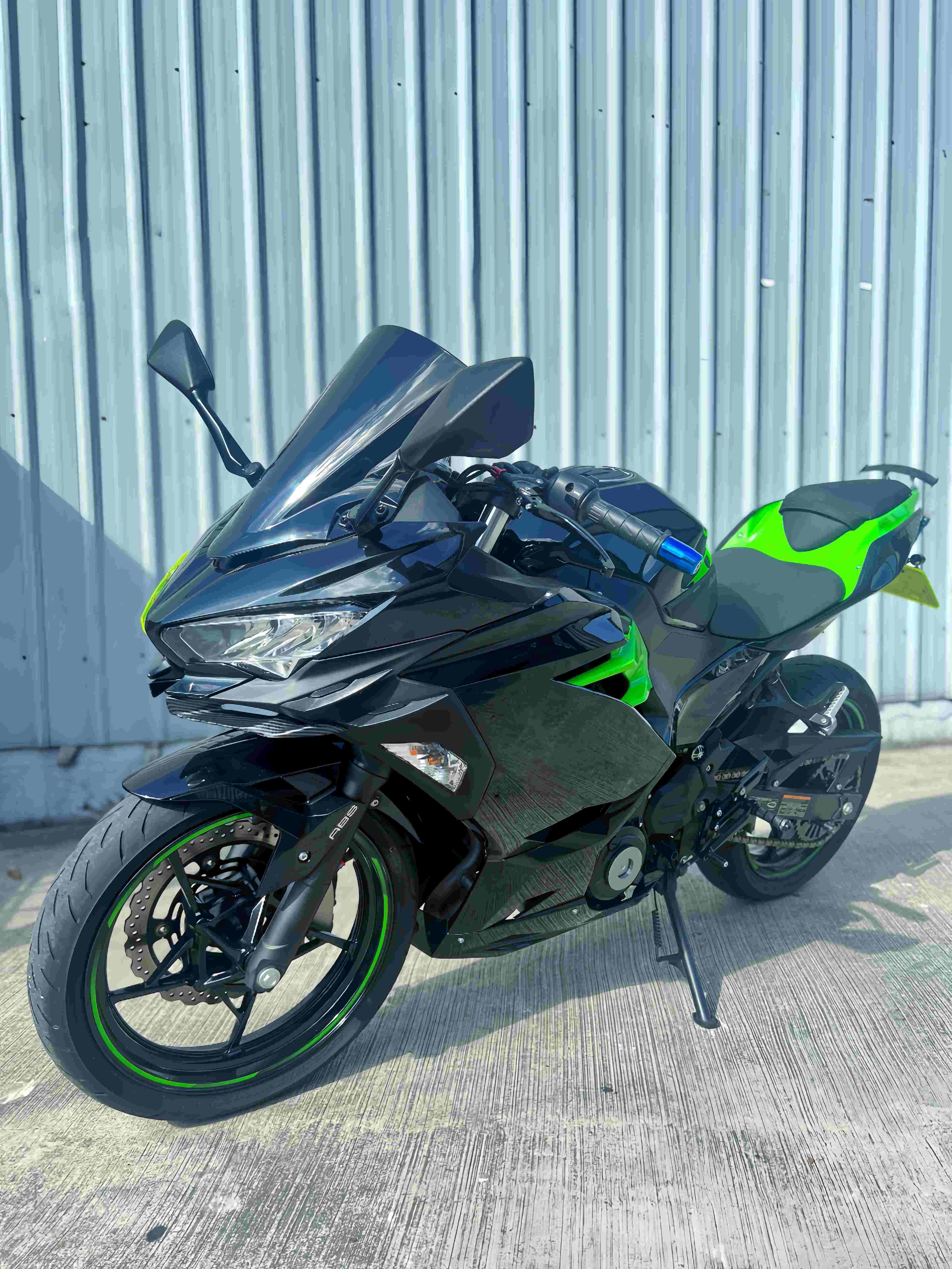 KAWASAKI NINJA400 - 中古/二手車出售中 2020年 NINJA400 YSS-GRACING 掛瓶後避震 TWN離合器總成 BREMBO卡鉗  | 阿宏大型重機買賣