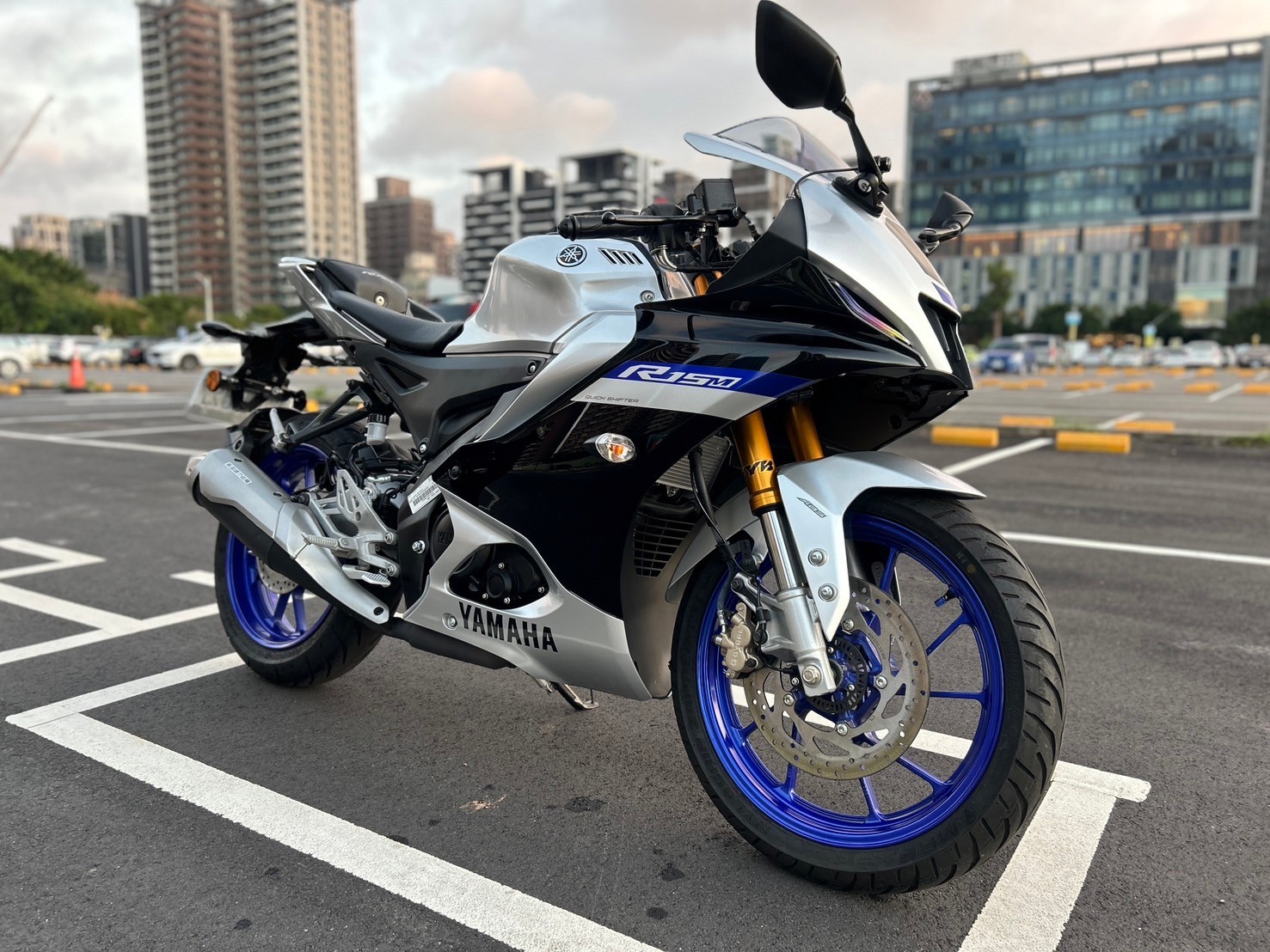 YAMAHA YZF-R15 - 中古/二手車出售中 2022 YAMAHA R15V4 M | 個人自售