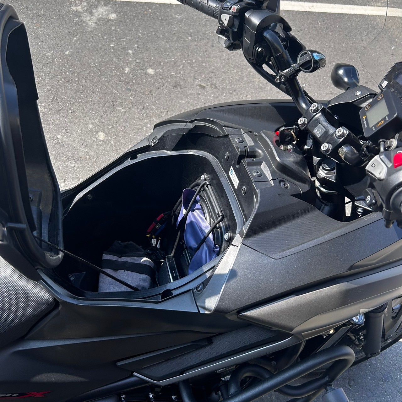 HONDA NC750X - 中古/二手車出售中  售 HONDA NC750X ABS 自排 免打檔 有三箱 NC750 多置物空間 | 飛翔國際