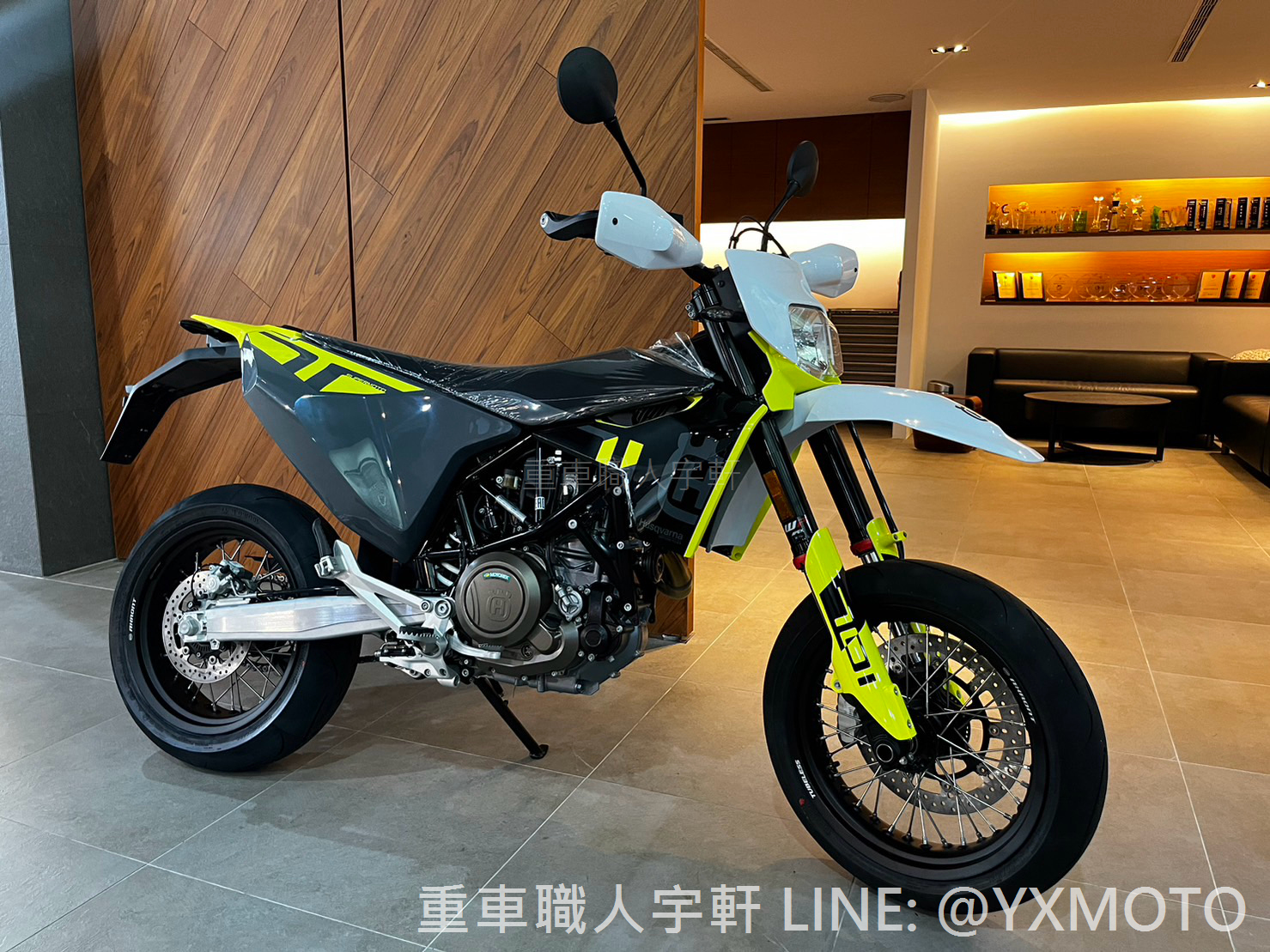 【重車銷售職人-宇軒 (敏傑)】HUSQVARNA 701 SUPERMOTO - 「Webike-摩托車市」 【敏傑宇軒】全額60期零利率 ! HUSQVARNA 海絲瓜 701 Supermoto 2023 總代理公司車