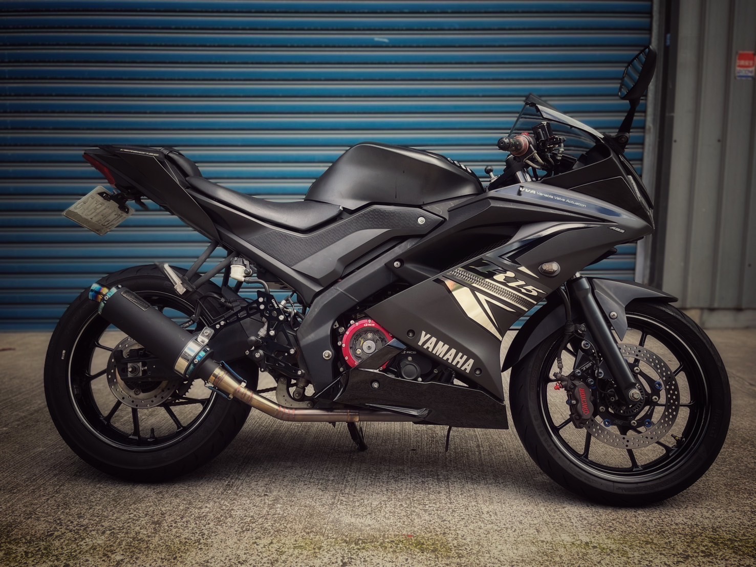 YAMAHA YZF-R15 - 中古/二手車出售中 R15v3 歹徒合格排氣管 RCB透明護蓋 Genma腳踏 精品改裝 小資族二手重機買賣 | 小資族二手重機買賣