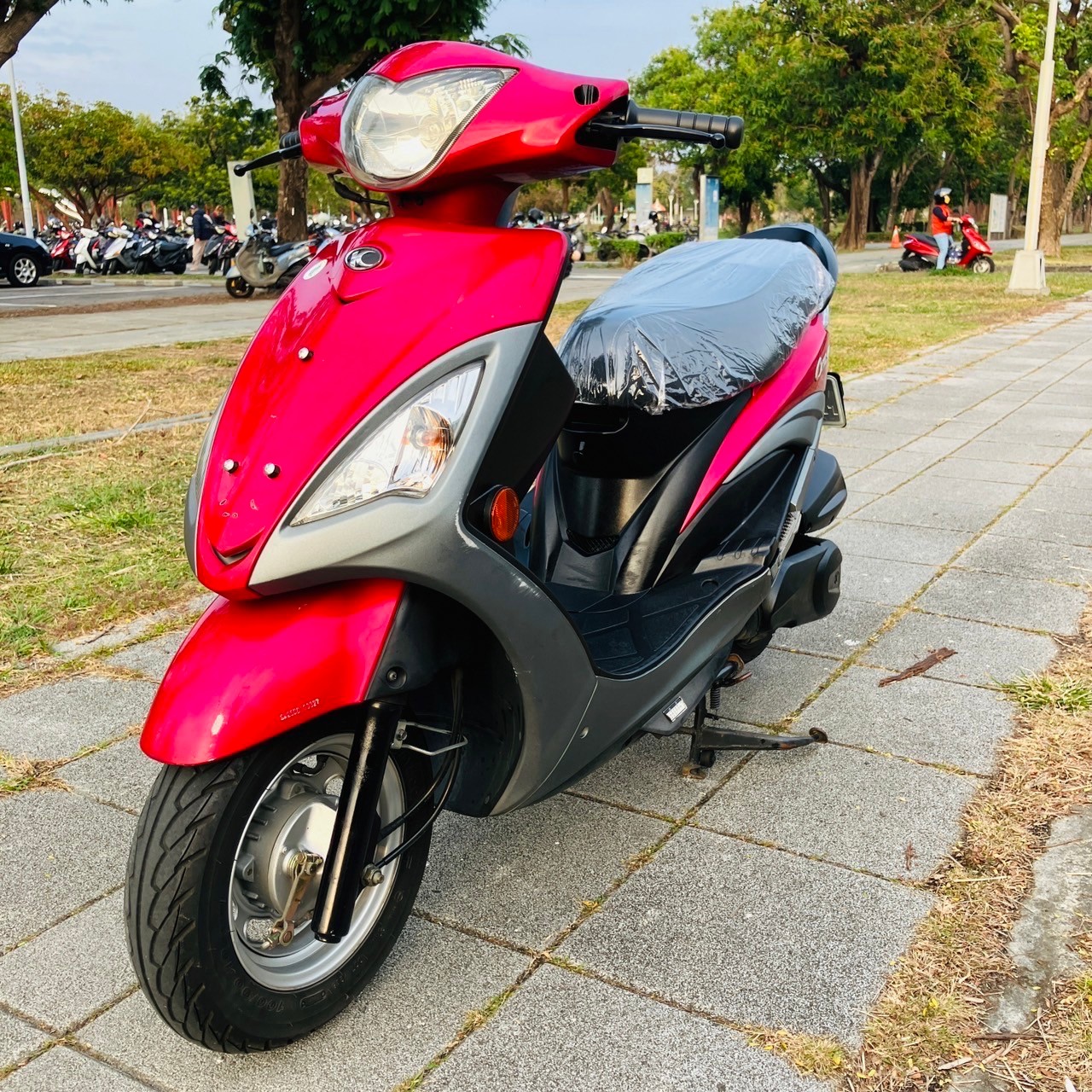 光陽 CUE 125 - 中古/二手車出售中 《高雄二手機車》2018 光陽 CUE 125 #1836 #可試車/二手機車/流行車款/現況特惠快速交車 | 貳輪嶼二手機車行-高雄店/中古重機收購/gogoro買賣推薦/線上估價立刻加Line:@motor888 （台南、屏東也有到府收購）