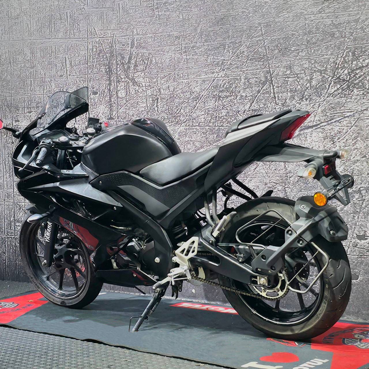 YAMAHA YZF-R15 - 中古/二手車出售中 2020年 YAMAHA YZF-R15/0元交車/分期貸款/車換車/線上賞車/到府交車 | 翊帆國際重車