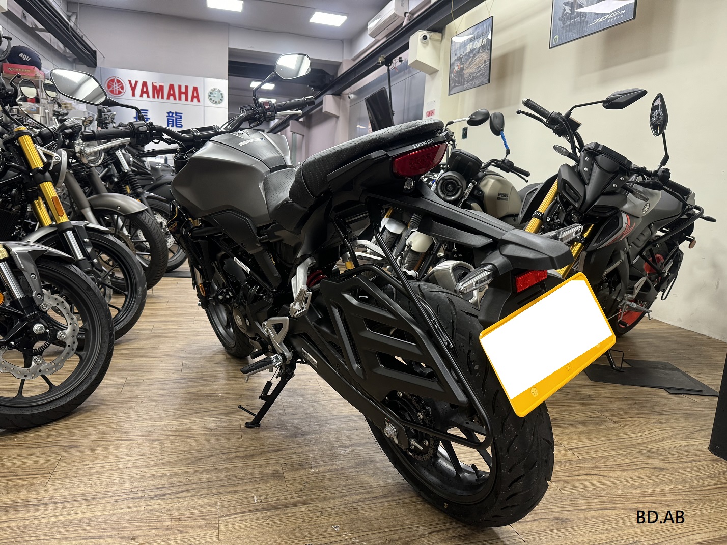 HONDA CB300R - 中古/二手車出售中 【新竹長龍車業】HONDA 本田 2024 CB300R 全新 領牌落地車 | 新竹長龍車業行