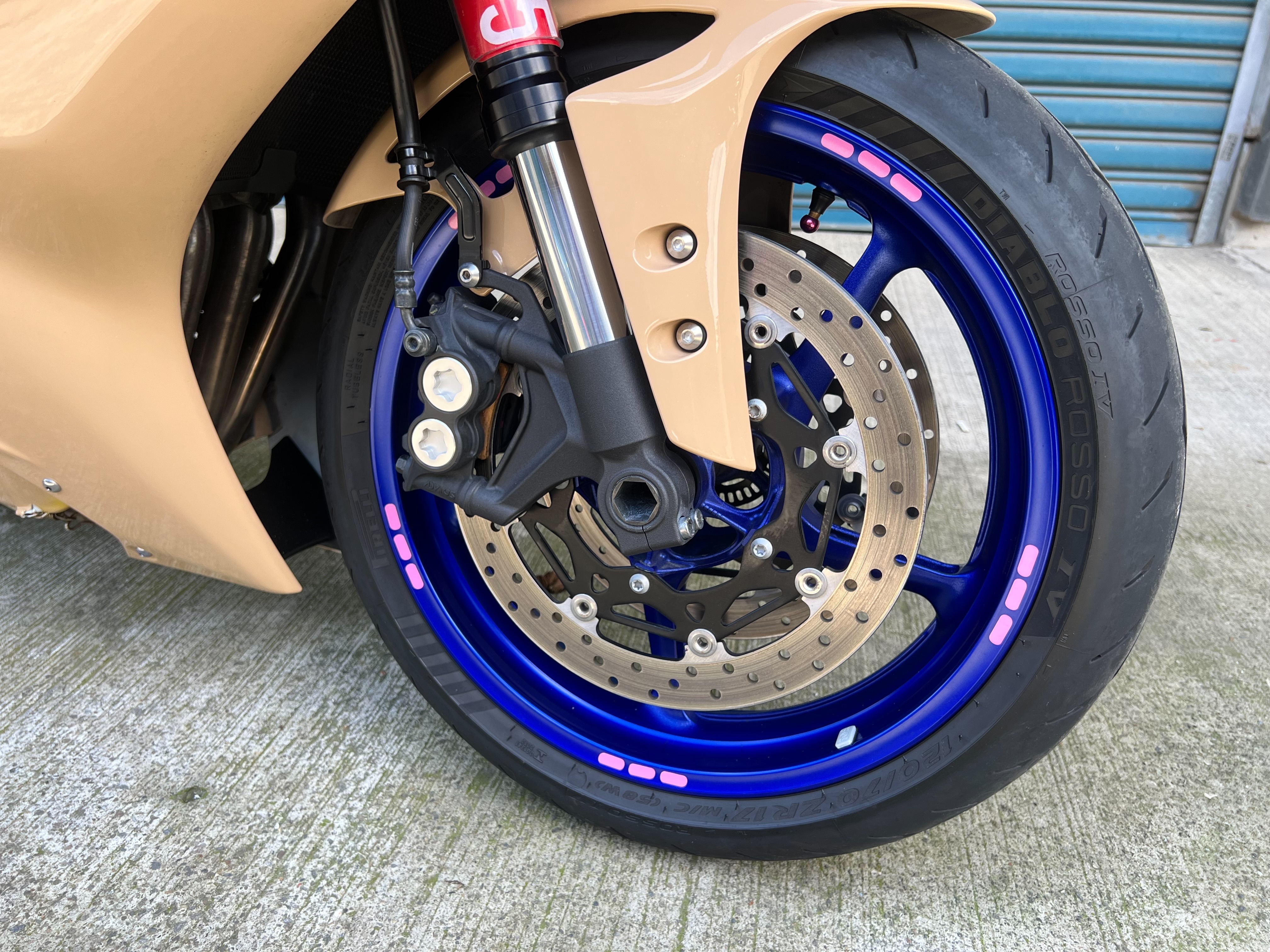 YAMAHA YZF-R6 - 中古/二手車出售中 2020年 R6 全段閥門蠍、副廠殼(原廠殼藍灰在)、EXTREME腳踏後移 多樣改裝 阿宏大型重機買賣 | 阿宏大型重機買賣