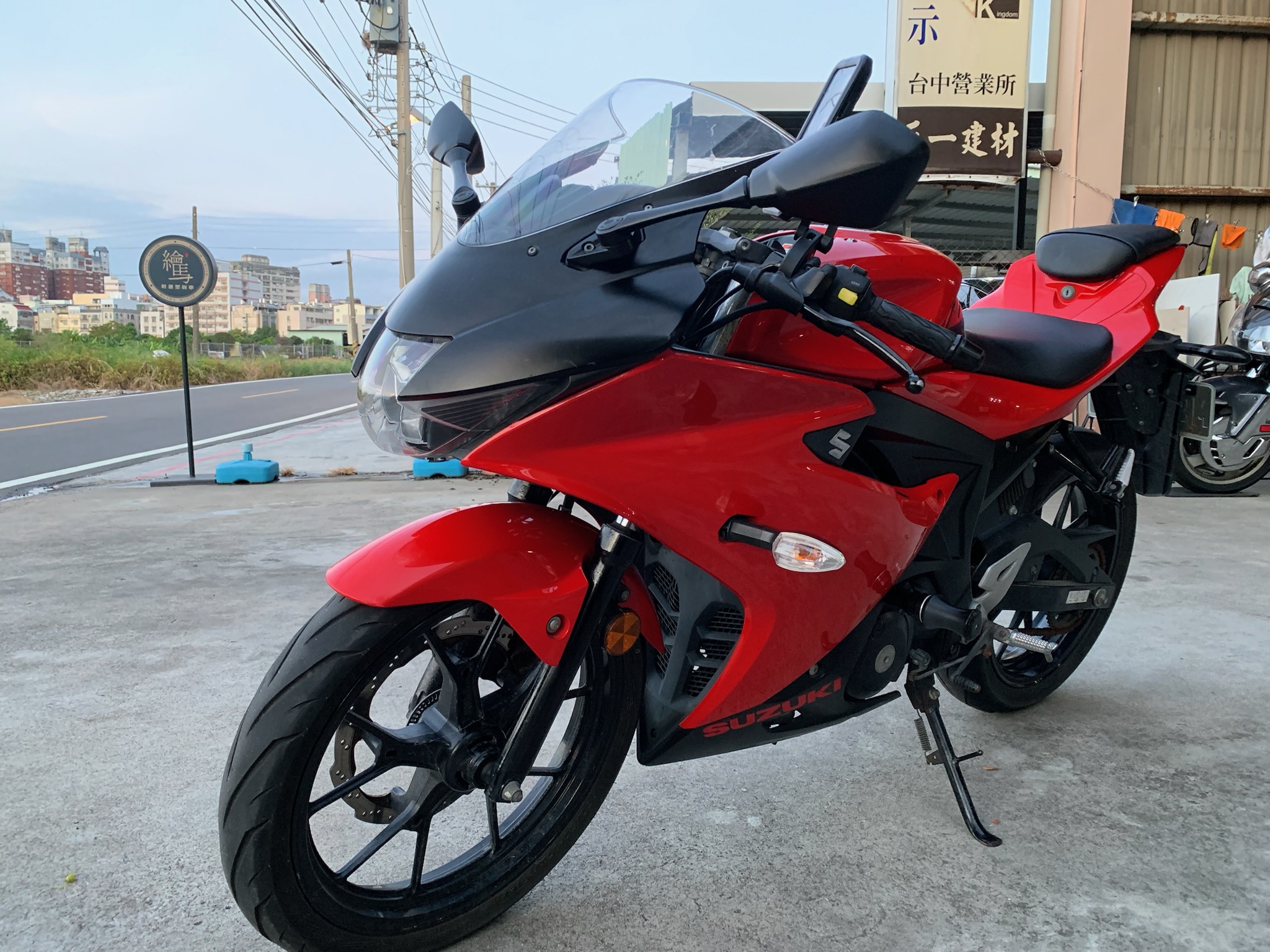 【繪馬輕重型機車】SUZUKI GSX-R150 - 「Webike-摩托車市」 售2018 suzuki GSXR150 小阿魯！里程僅一萬初！