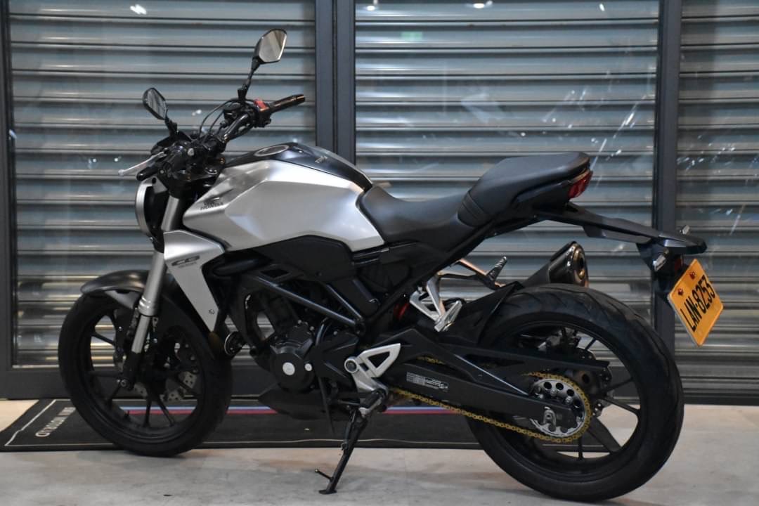 HONDA CB300R - 中古/二手車出售中 銀色系 小資族二手重機買賣 | 小資族二手重機買賣