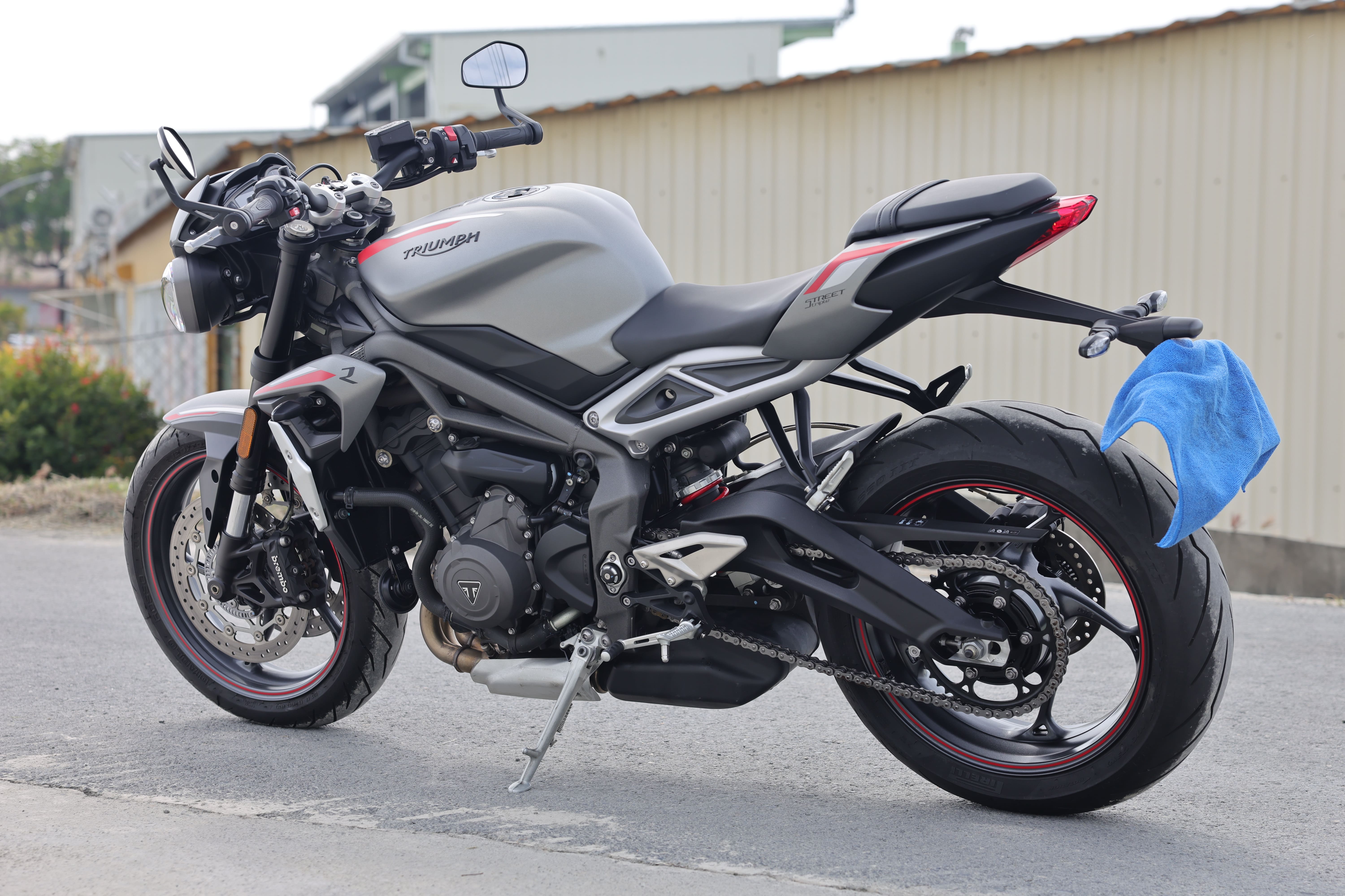 TRIUMPH STREET TRIPLE R LOW - 中古/二手車出售中 TRIUMPH STREET TRIPLE 765R 2021年 | 個人自售