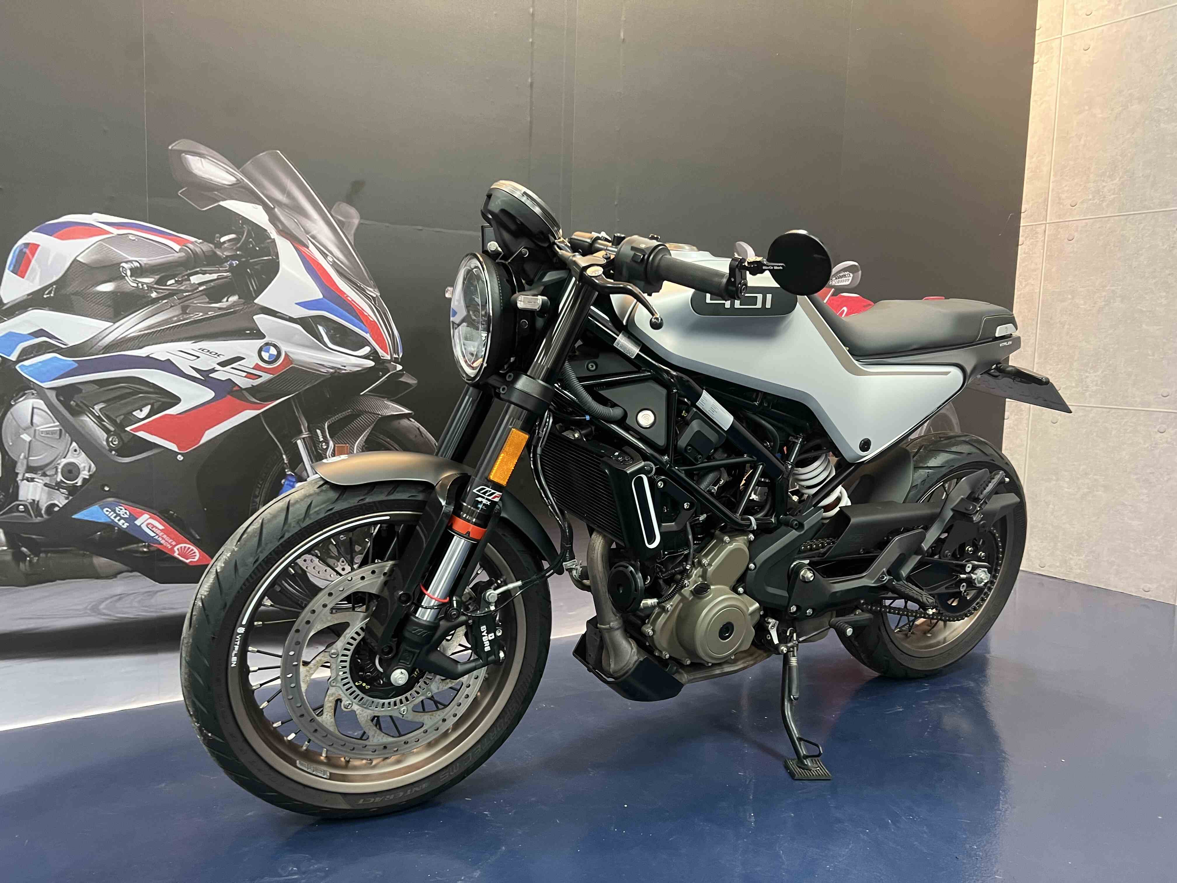 HUSQVARNA VITPILEN 401 - 中古/二手車出售中 2021 Husqvarna Vitpilen 401 ABS 白劍 | 哈斯重機