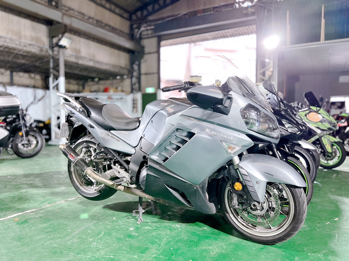 【個人自售】KAWASAKI CONCOURS 14 (1400GTR) - 「Webike-摩托車市」 Kawasaki GTR1400 附側箱 低里程