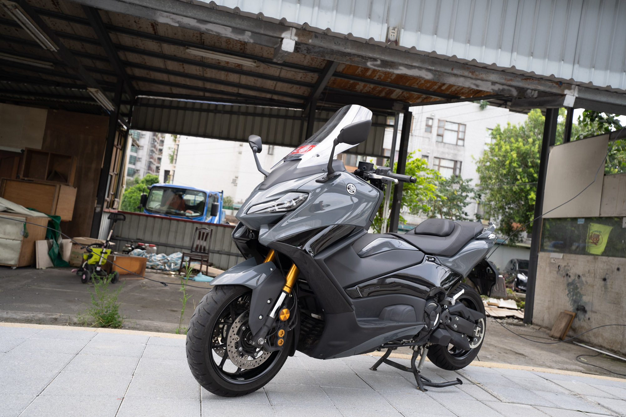 【個人自售】YAMAHA TMAX560 - 「Webike-摩托車市」 頂配 2022 TMAX 560 Tech MAX ABS 水泥灰 超新! 公司車保固中