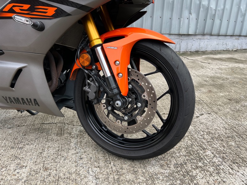 YAMAHA YZF-R3 - 中古/二手車出售中 2022年 R3 一手車 無摔 無事故 W!ZH腳踏後移 短牌架 阿宏大型重機買賣 | 阿宏大型重機買賣