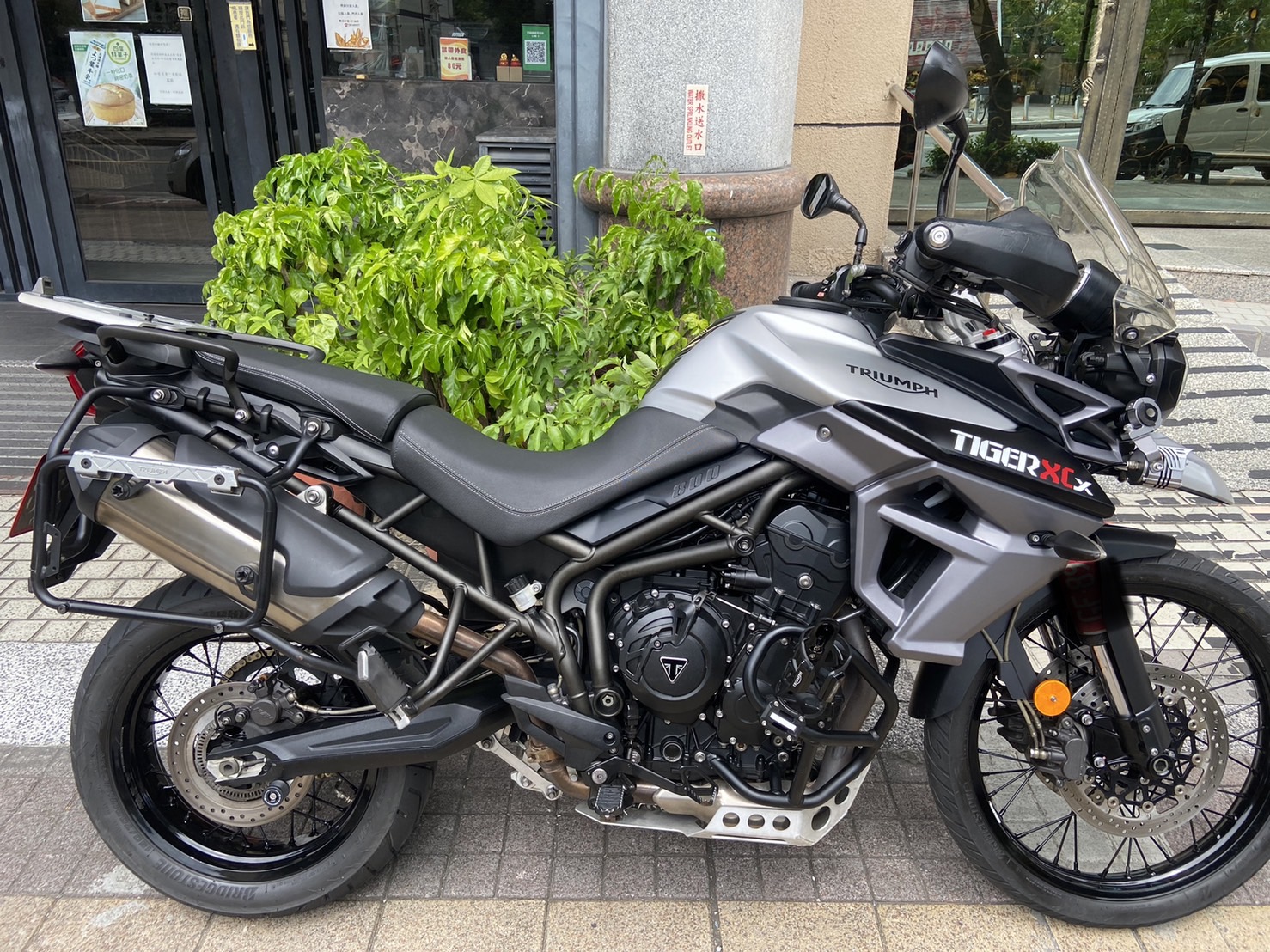 TRIUMPH TIGER800 - 中古/二手車出售中 多功能美車託售.3箱全配備.車況極佳立馬可環島.全額銀貸免保人 | 個人自售