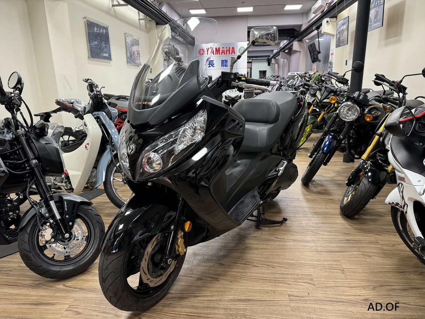 三陽 MAXSYM 400i - 中古/二手車出售中 【新竹長龍車業】SYM 三陽 MAXSYM 400i ABS 里程22478KM | 新竹長龍車業行