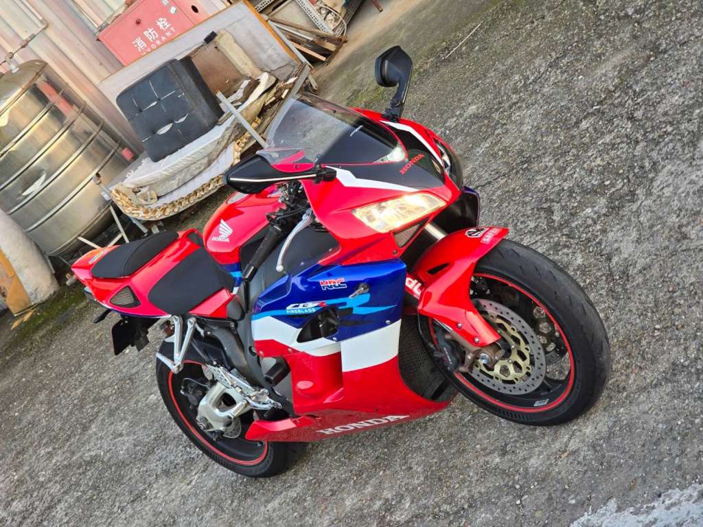  HONDA  CBR1000RR - 中古/二手車出售中 [出售] 2005年 HONDA CBR1000RR | 老爹重機