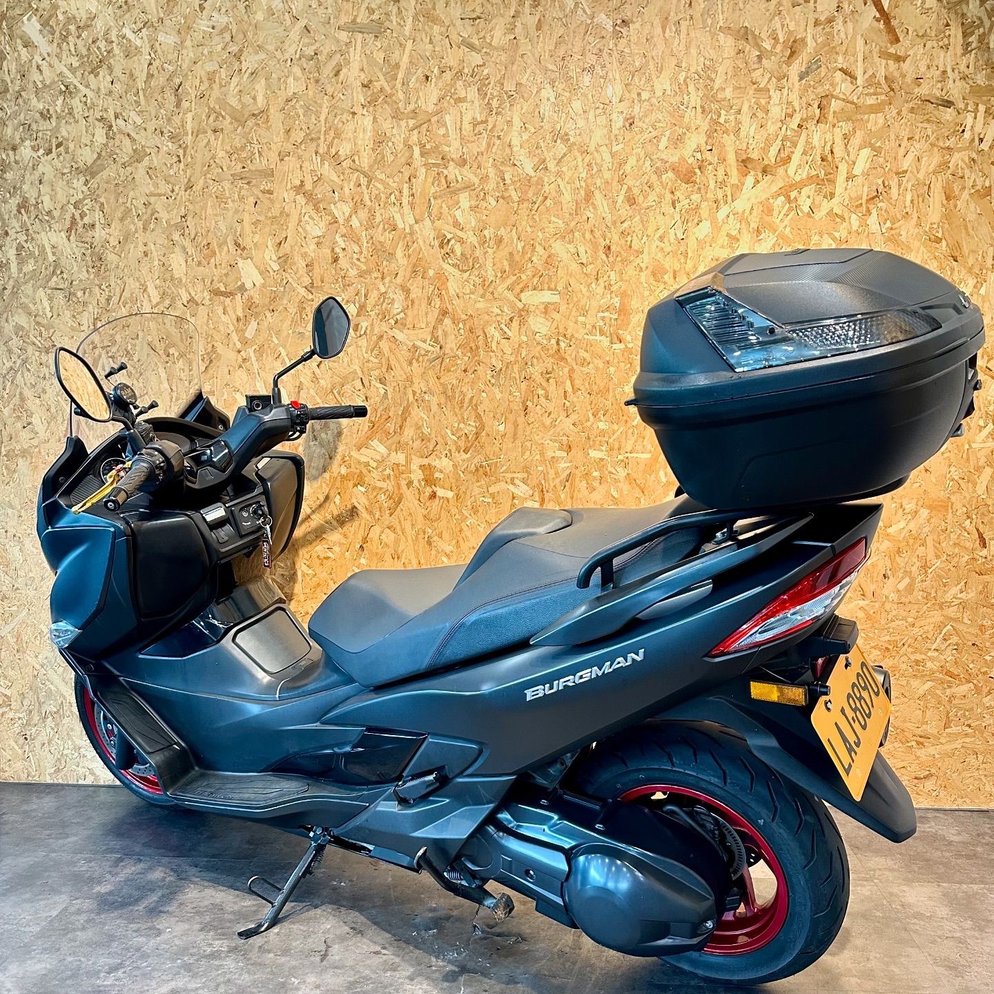 SUZUKI Burgman 400 (SKYWAVE400) - 中古/二手車出售中 2018 SUZUKI BURGMAN AN400 【漢堡400】台鈴車 | 個人自售