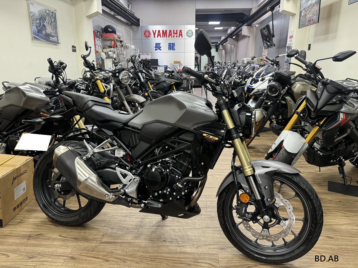 【新竹長龍車業行】HONDA CB300R - 「Webike-摩托車市」 【新竹長龍車業】HONDA 本田 2024 CB300R 全新 領牌落地車