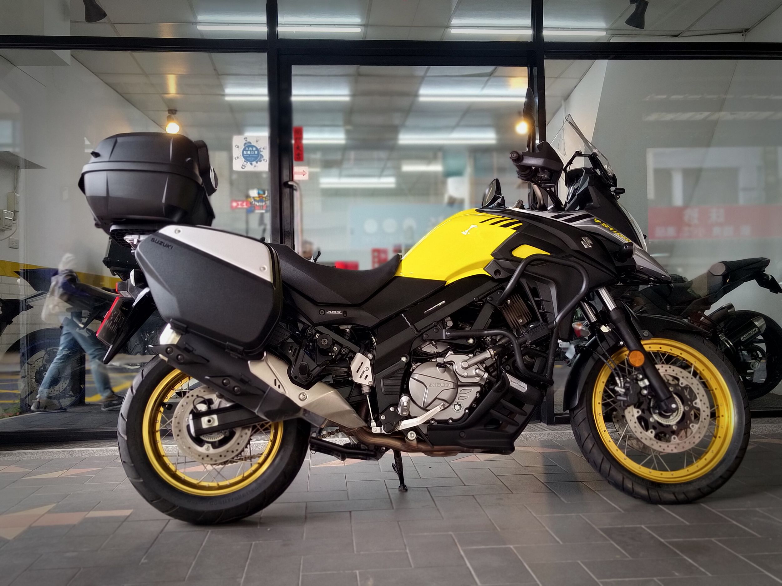 SUZUKI V-STROM 650 (DL650) - 中古/二手車出售中 V-STROM DL650XT ABS 總代理只跑11625km，原漆外觀無傷車況極優 | 成蘆進口摩托車