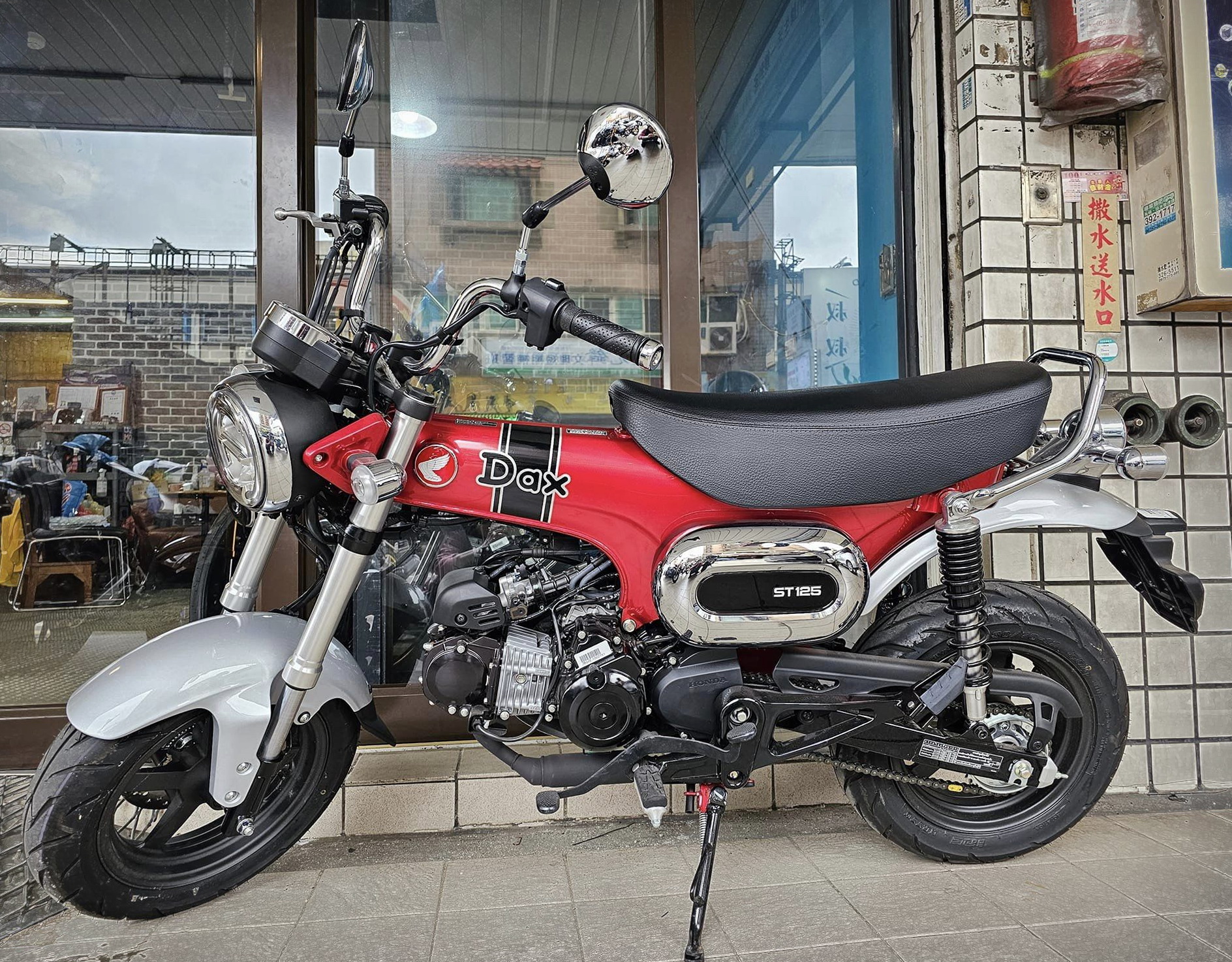 【勝大重機】HONDA DAX125 ABS - 「Webike-摩托車市」 【勝大重機】2024 HONDA DAX125 ABS 全新車售價$13.3萬 ST125