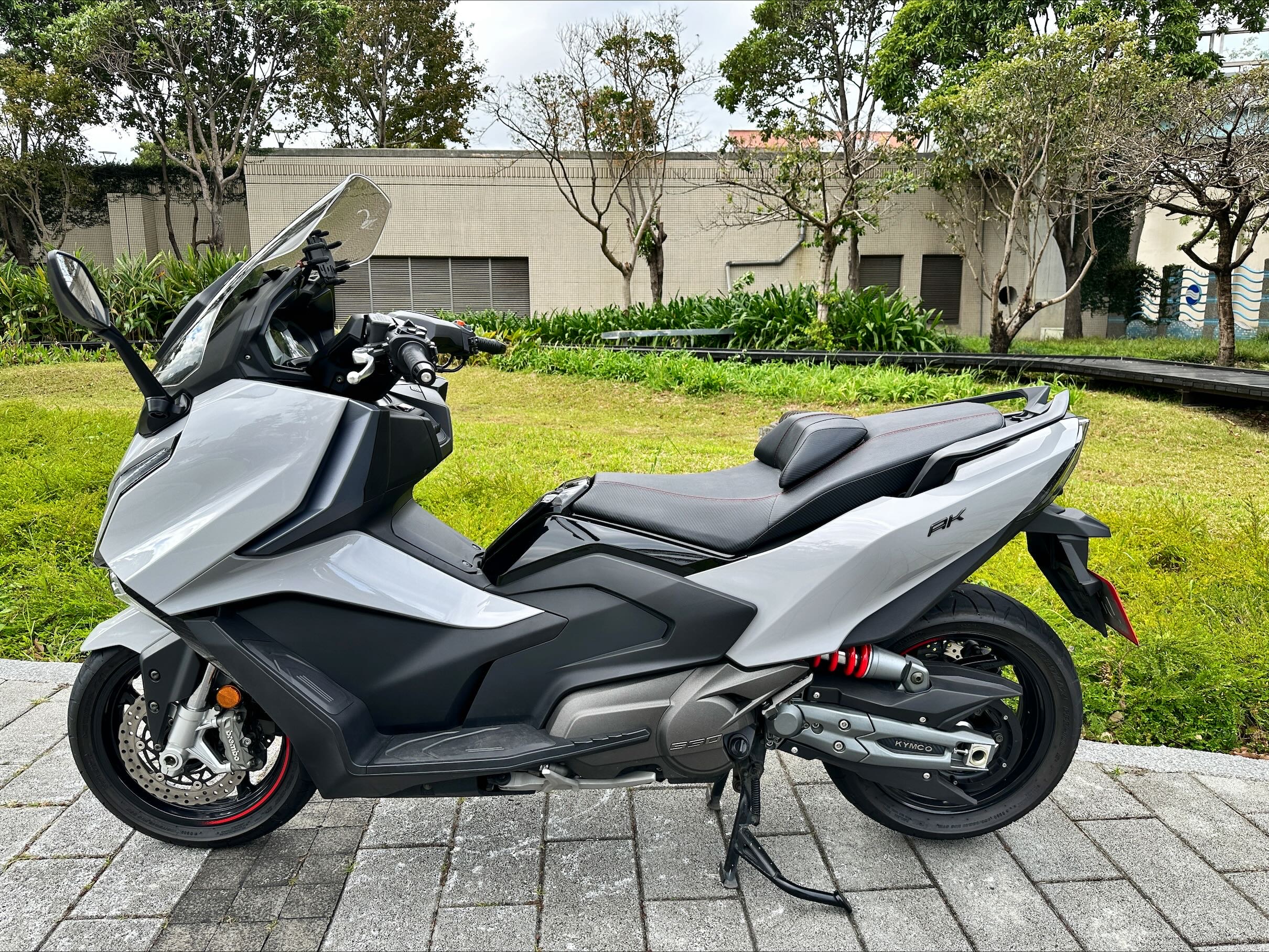 光陽 AK 550 - 中古/二手車出售中 KYMCO 光陽 AK550 2023 AK2 顧車少騎 全車貼膜 | 輪泰車業