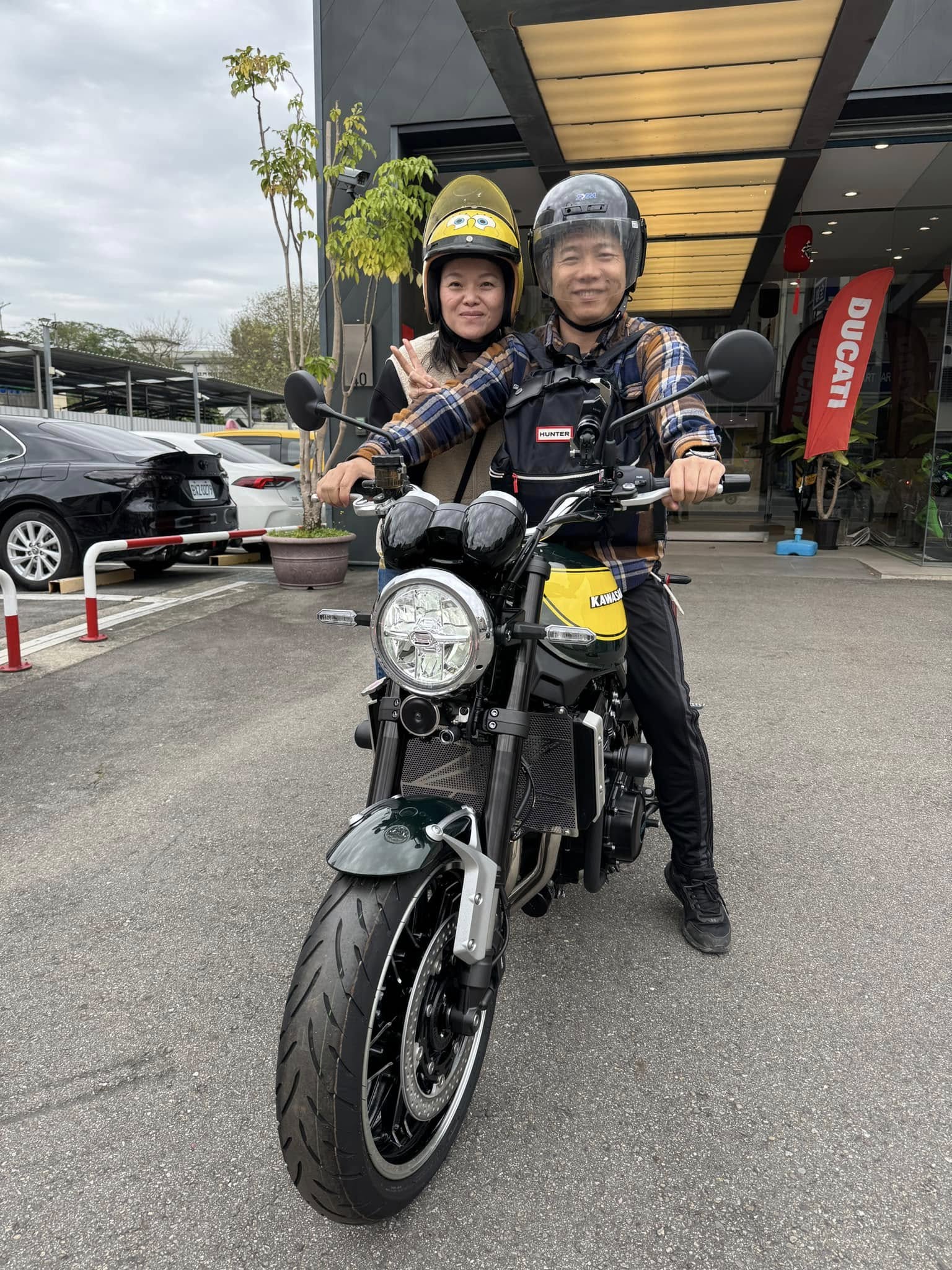 KAWASAKI Z900RS新車出售中 《 康妮賀交車 》恭喜Tony哥哥 圓夢好車 Kawasaki Z900RS 復古紅牌街車 | 敏傑車業資深銷售專員 康妮 Connie