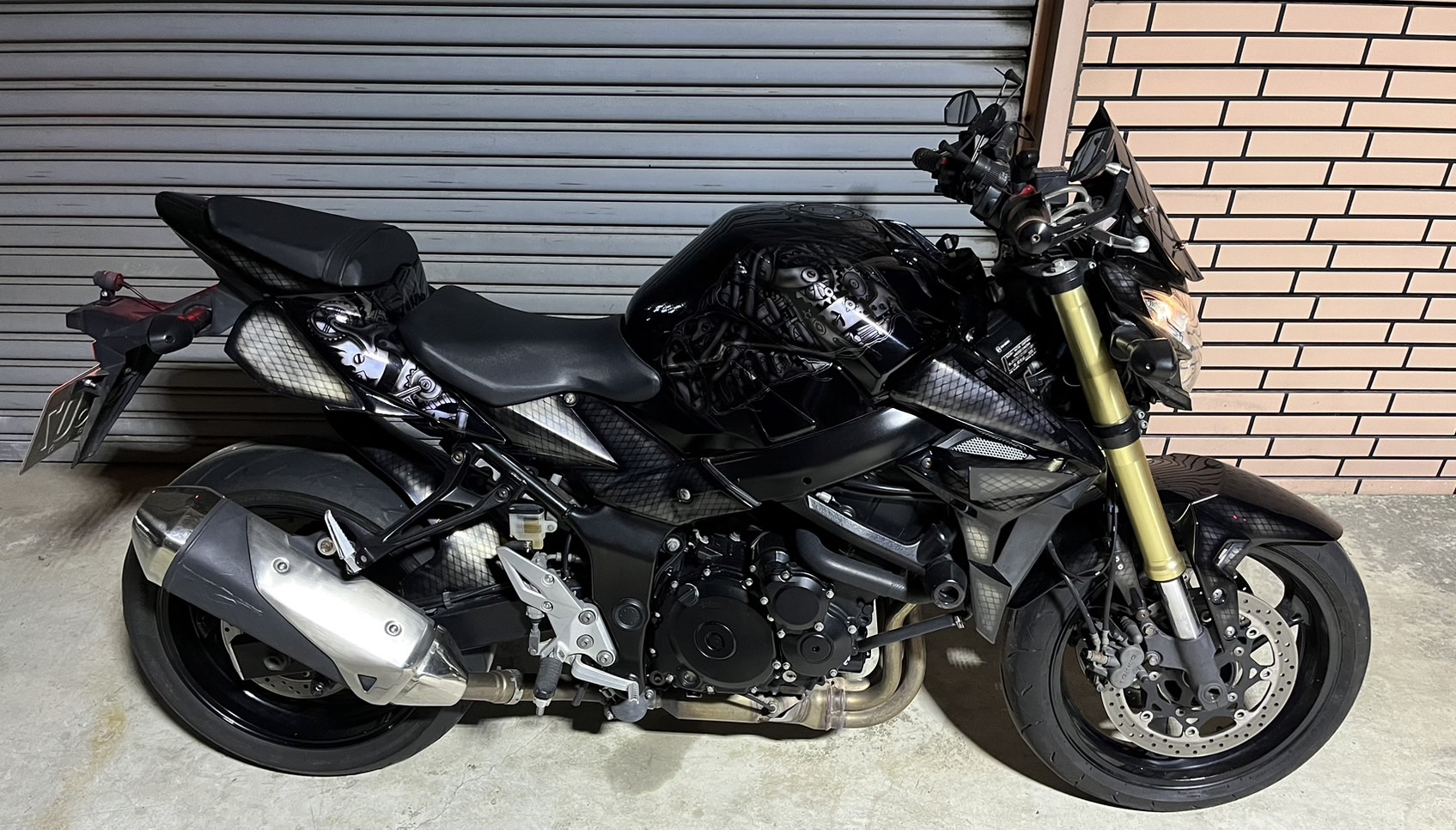 SUZUKI GSR750 - 中古/二手車出售中 SUZUKI GSR750 鈴木暴力街車 跟S750一樣破百匹馬力輸出 | 個人自售