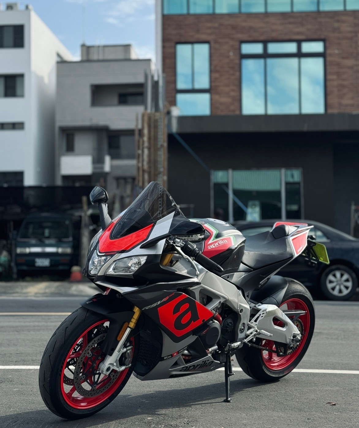 【mumu's moto】APRILIA RSV4 R APRC ABS - 「Webike-摩托車市」 【售】 2017 Aprilia RSV4 RR 全車原廠車殼 套完整度改裝