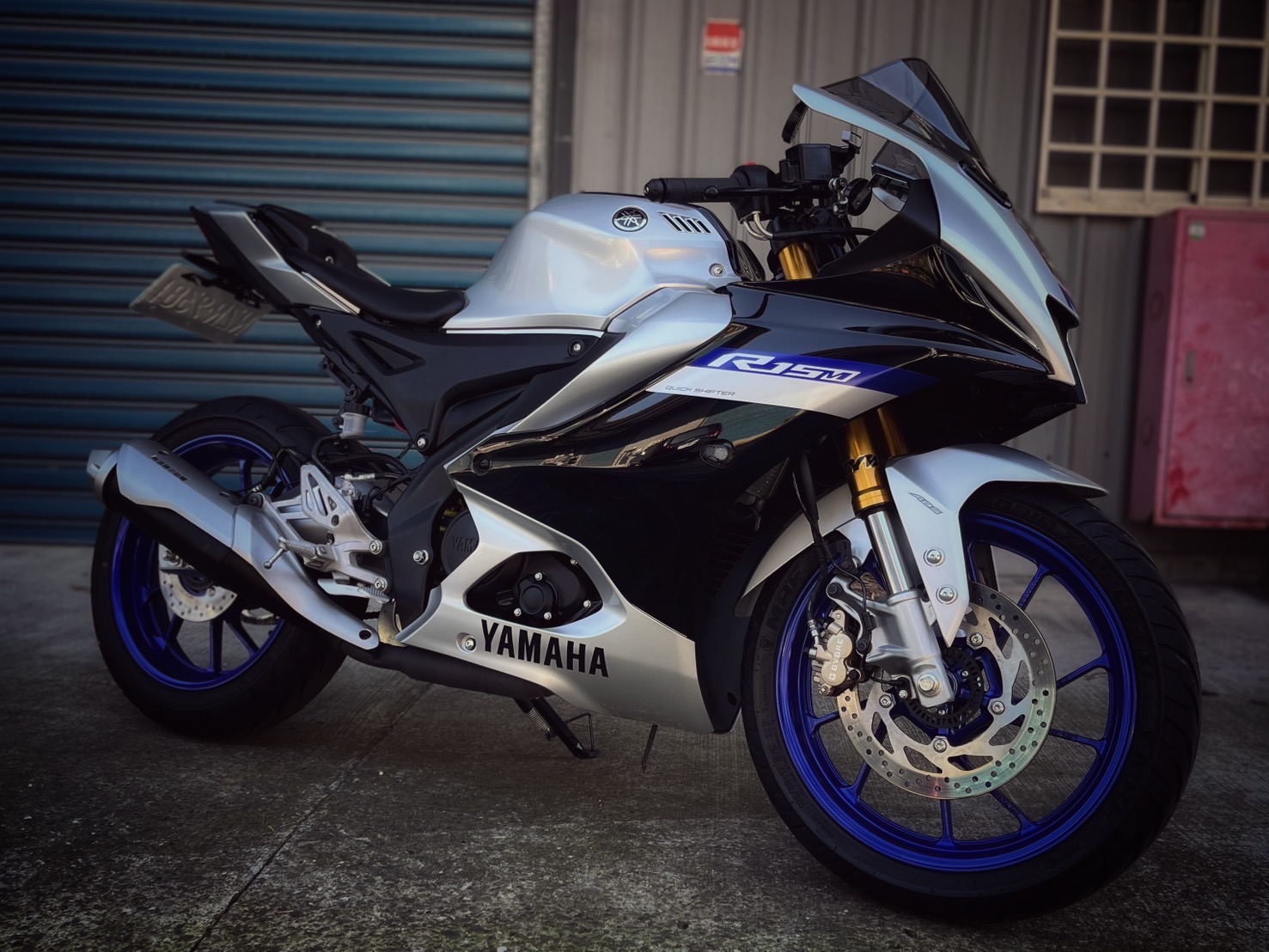 【小資族二手重機買賣】YAMAHA YZF-R15 - 「Webike-摩托車市」 R15v4M 一手車 基本改裝 無摔車無事故 小資族二手重機買賣