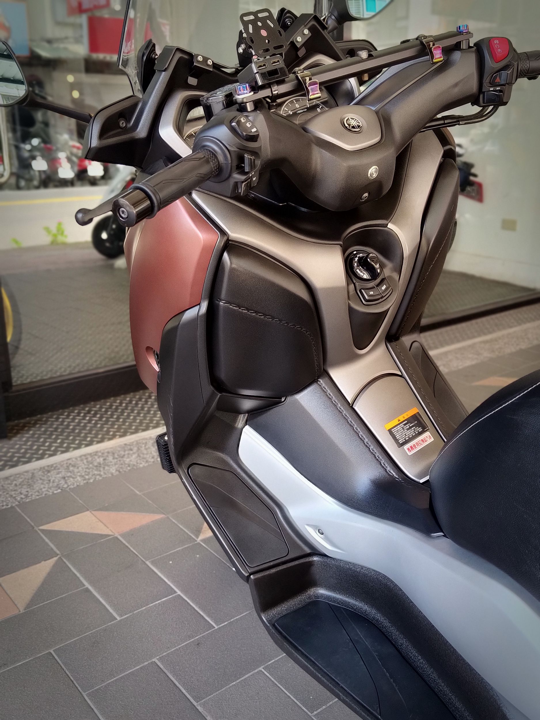 YAMAHA X-MAX 300 - 中古/二手車出售中 X-MAX ABS 總代理，無傷漂亮只跑12480km | 成蘆進口摩托車