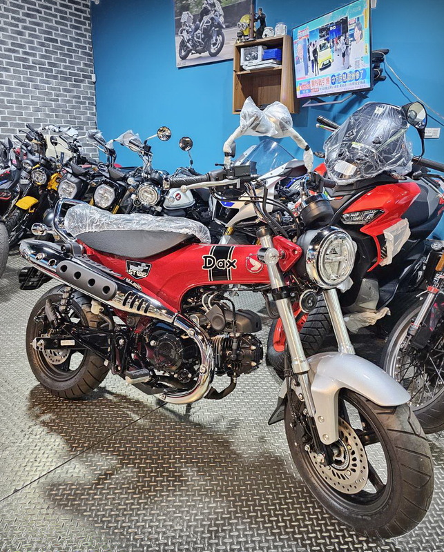 HONDA DAX125 ABS新車出售中 【勝大重機】2024 HONDA DAX125 ABS 全新車售價$13.8萬 ST125 | 勝大重機