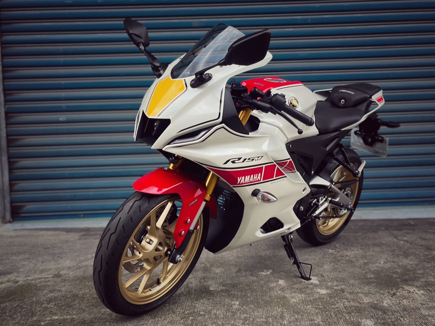 YAMAHA YZF-R15 - 中古/二手車出售中 60週年紀念版 鈦蠍管 Ohlins後避震 精品改裝 一手無倒無摔車 小資族二手重機買賣 | 小資族二手重機買賣