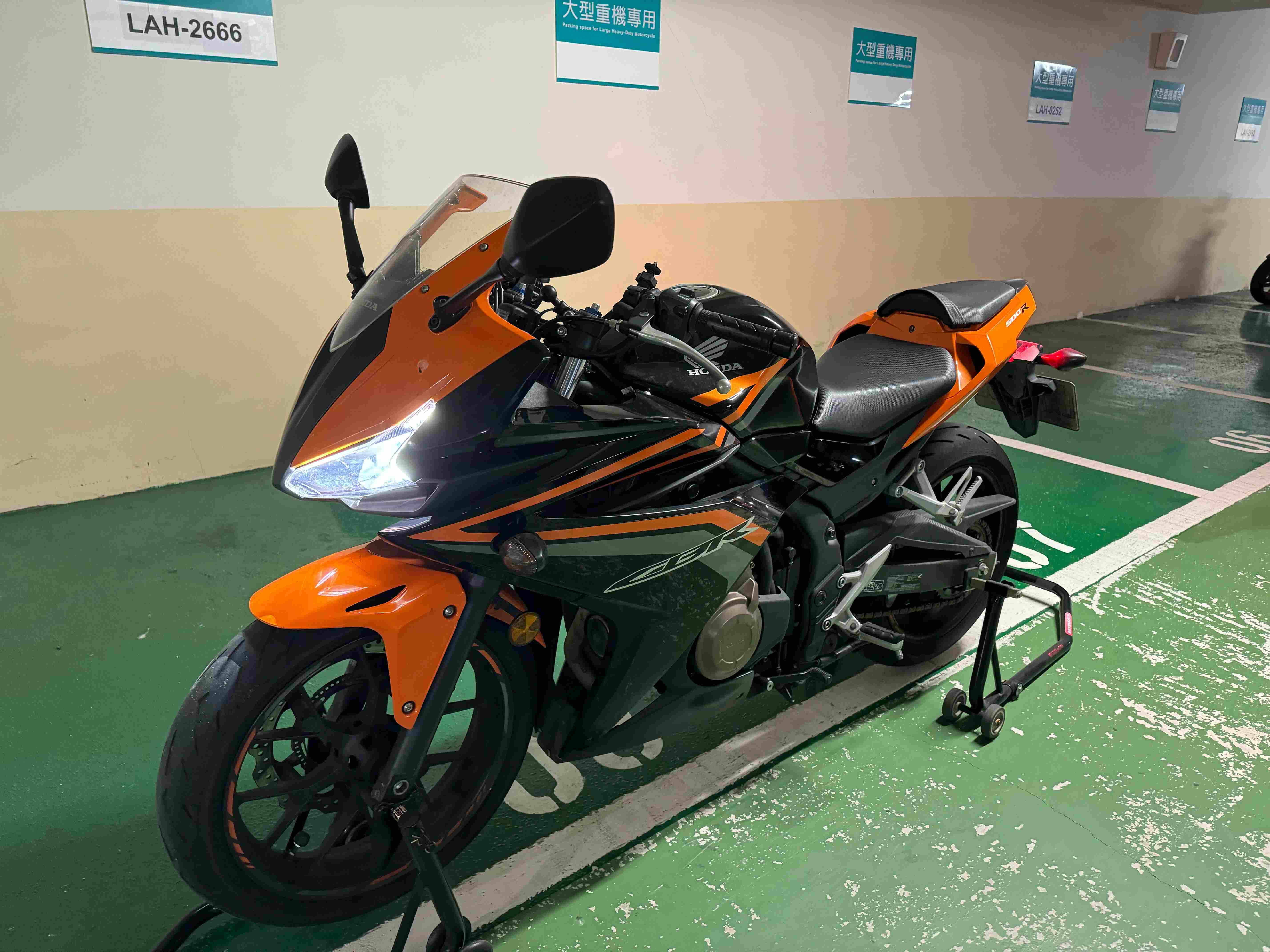 【個人自售】HONDA CBR500R - 「Webike-摩托車市」 自售2017 HONDA CBR500R  (橘黑）室內車