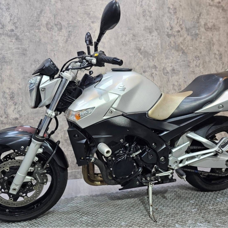 SUZUKI GSR600 - 中古/二手車出售中 【2006 SUZUKI GSR-600】 | 翊帆國際重車