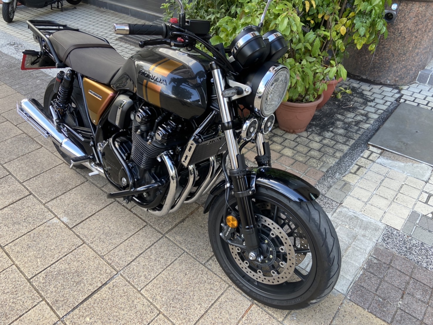 HONDA CB1100RS - 中古/二手車出售中 美車託售.台本公司車多樣配備升級.室內停車車況極佳.全額銀貸 | 立帆國際重機代銷中心