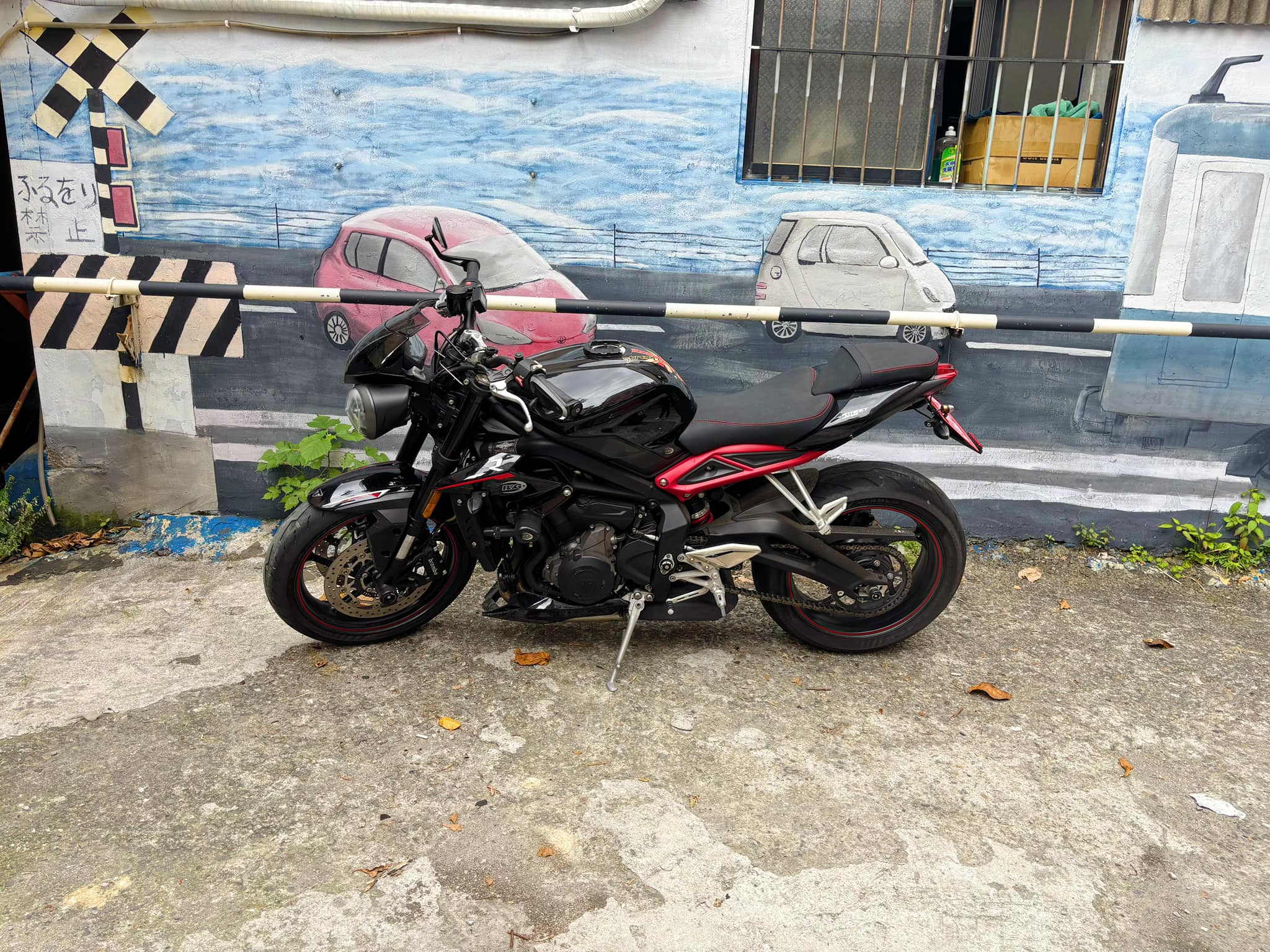 TRIUMPH  STREET TRIPLE 765R - 中古/二手車出售中 TRIUMPH STREET TRIPLE 765R | 個人自售