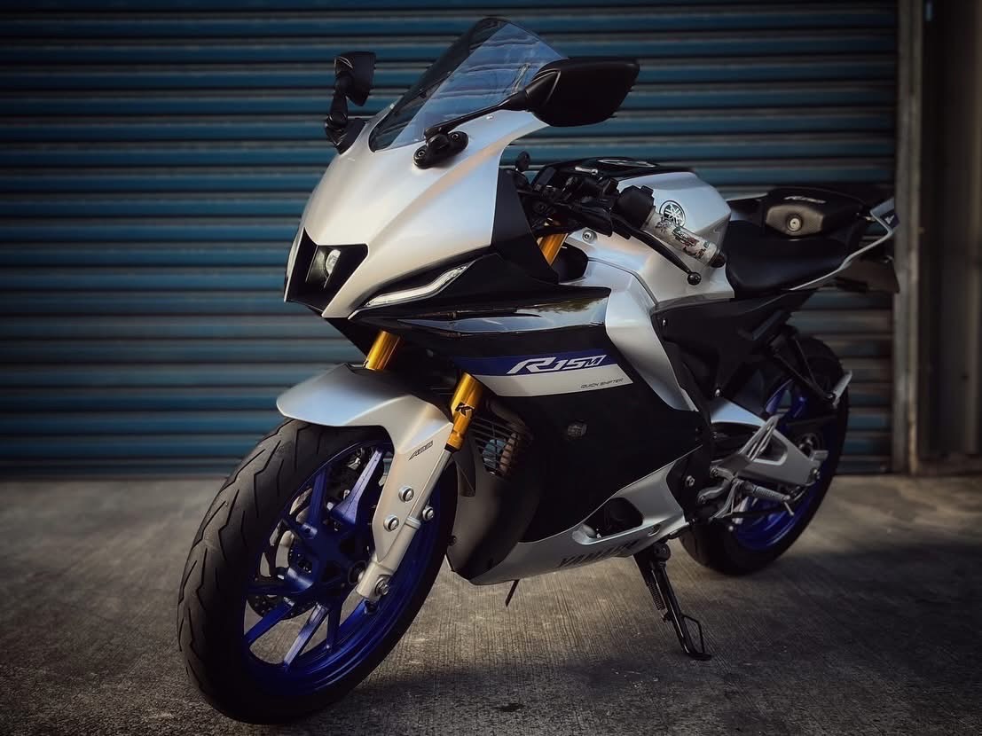 【小資族二手重機買賣】YAMAHA YZF-R15 - 「Webike-摩托車市」 R15v4M 一手車 基本改裝 無摔車無事故 小資族二手重機買賣