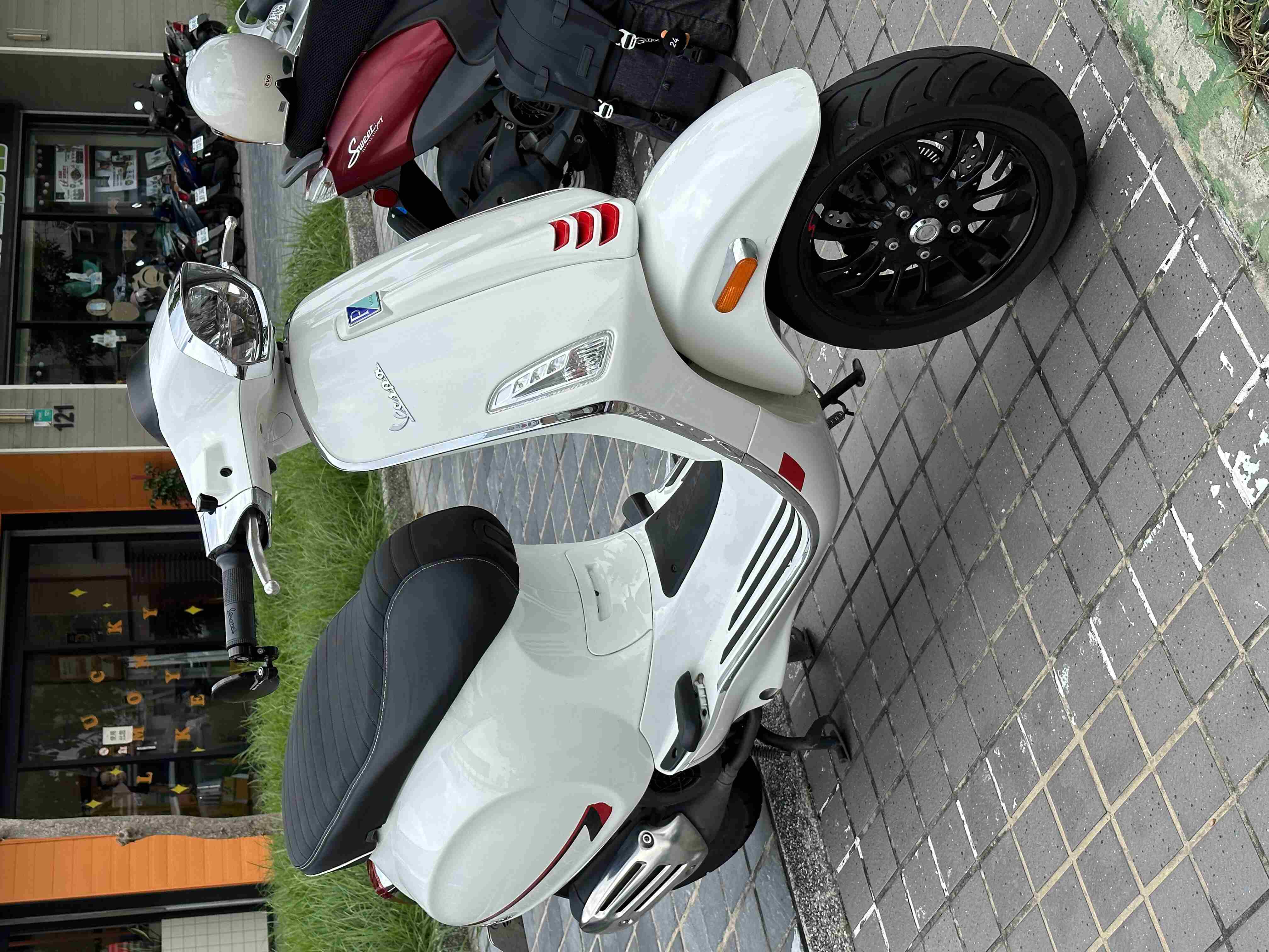 【個人自售】VESPA Vespa 150 Sprint Veloce - 「Webike-摩托車市」 偉士牌 衝刺150 