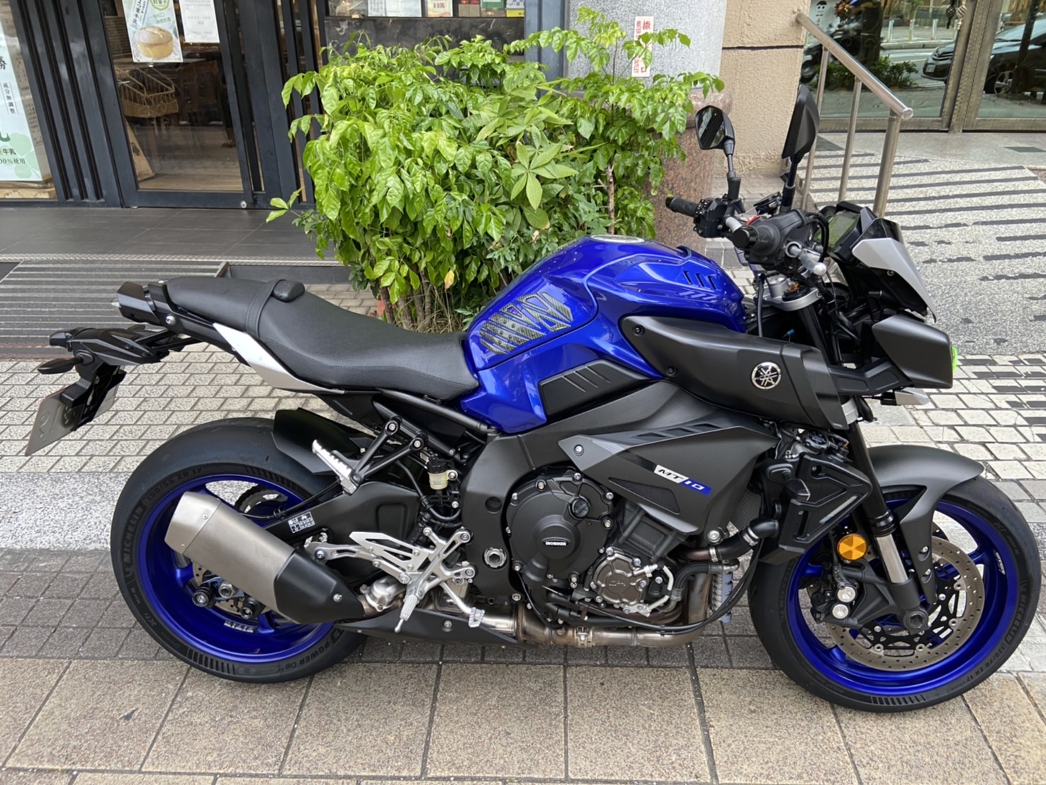 【個人自售】YAMAHA MT-10 - 「Webike-摩托車市」 一手車低里程.全原廠.車況佳.2017年領牌.超級猛獸.騎帥不騎快.漂亮.全額銀貸