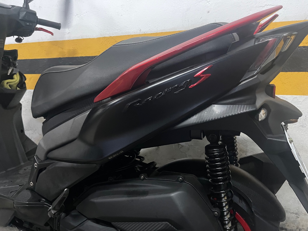 光陽 RACING S 125 - 中古/二手車出售中 賣代步光陽雷霆S 125 雙碟2022年車殼全原廠引擎沒改，另加裝行車記錄器，外觀一般行駛痕跡，代步好車現況，可以把握~ | 個人自售