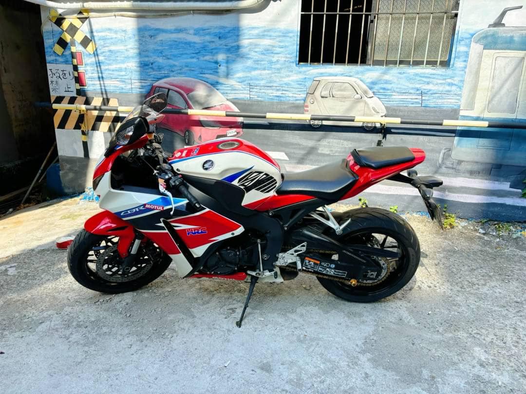 【個人自售】HONDA  CBR1000RR  - 「Webike-摩托車市」 HONDA CBR1000RR 