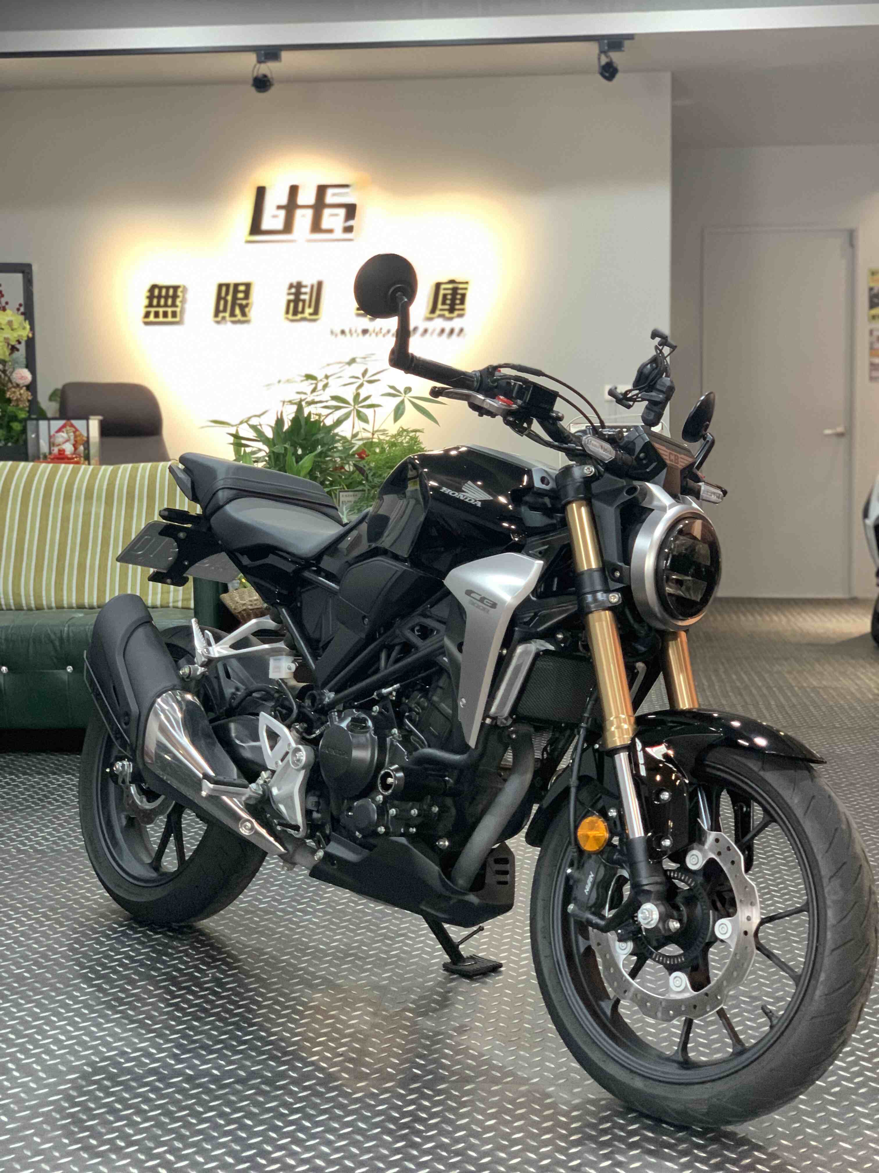 【個人自售】HONDA CB300R - 「Webike-摩托車市」 2021 Honda CB300R台本