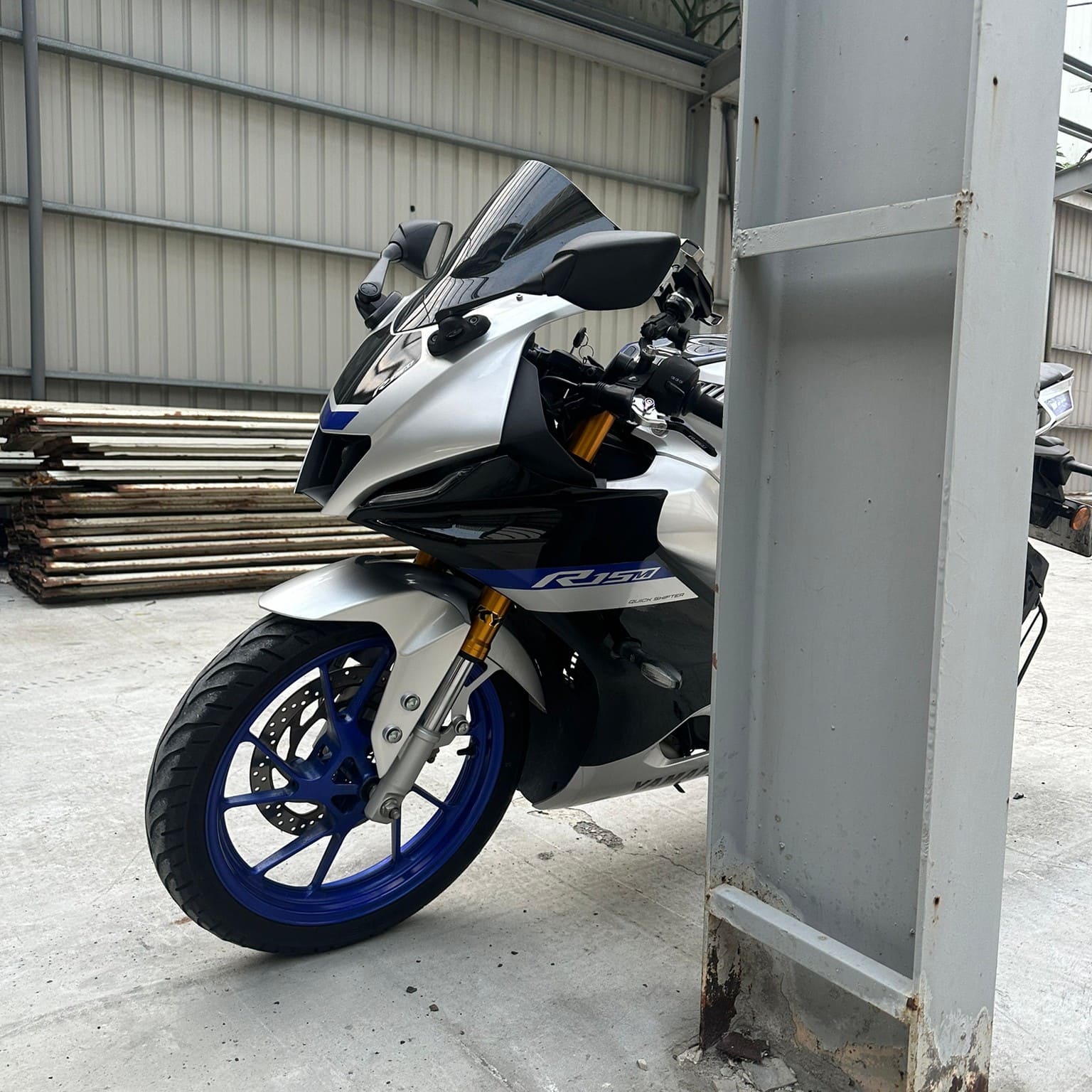 YAMAHA YZF-R15 - 中古/二手車出售中 2023年 YAMAHA YZF-R15 V4M TFT儀表/0元交車/分期貸款/車換車/線上賞車/到府交車 | 翊帆國際重車